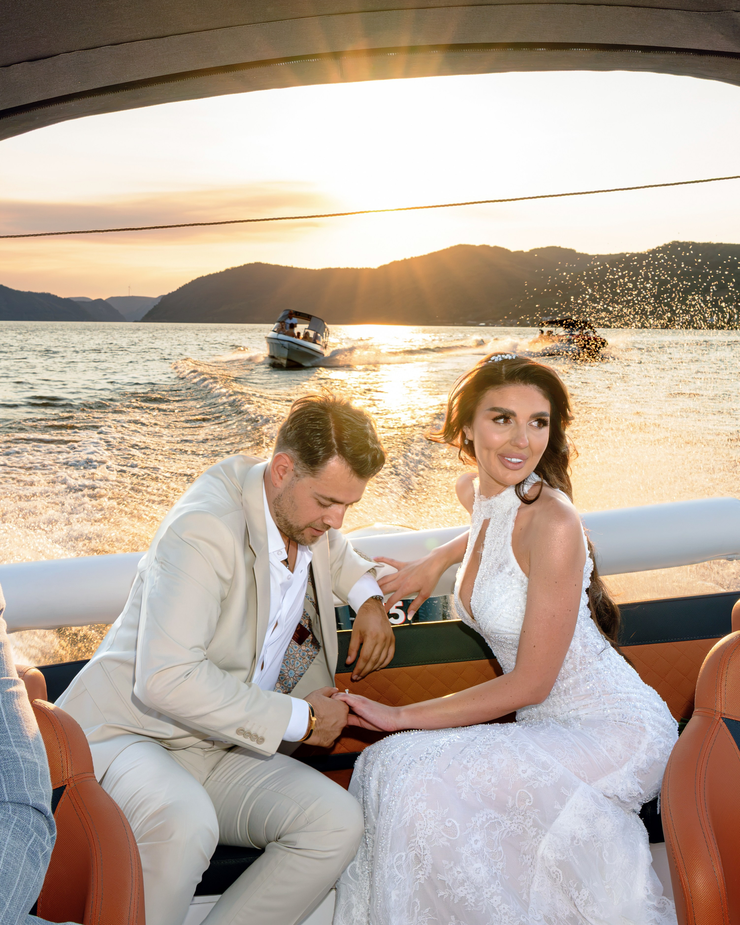 Iubire la apus pe Dunăre | Sonia & Bogdan. Andrei Marta | Fotograf Nuntă & Destination Wedding