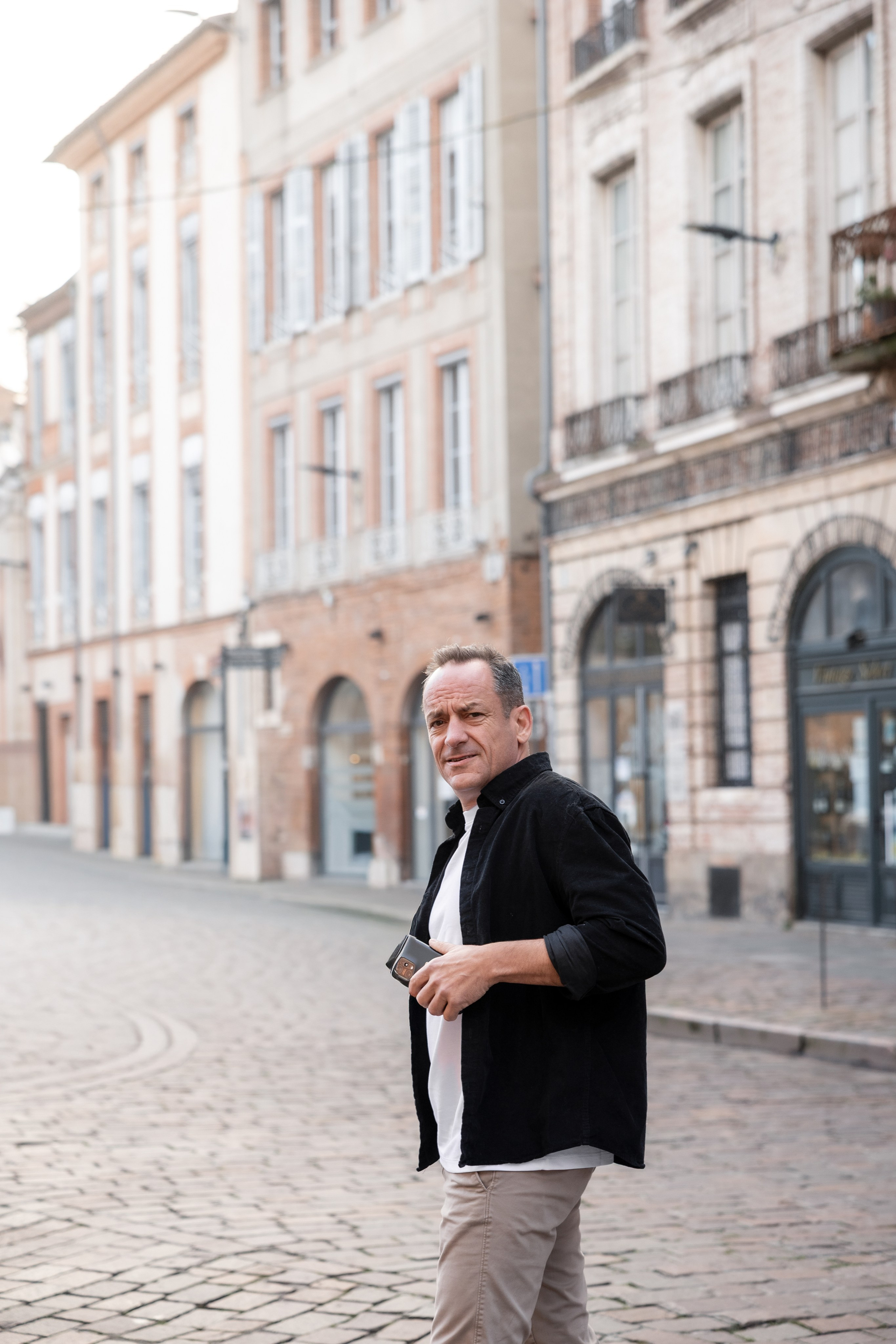 Corporate, events & personal branding photographer in Toulouse | Executive portraits. Eugenie Smirnova — wedding, corporate and lifestyle photographer in Toulouse and Southwest France