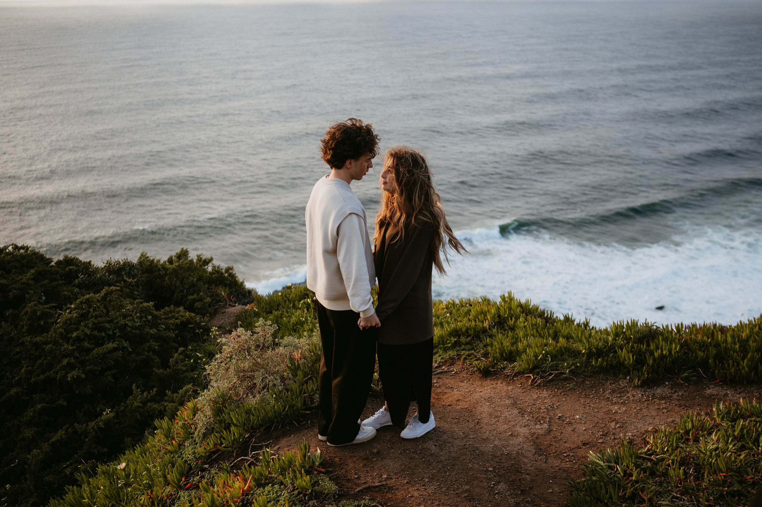 Praia da Ursa – ședință foto de cuplu într-un loc magic din Portugalia. Valentin Melen — wedding photographer