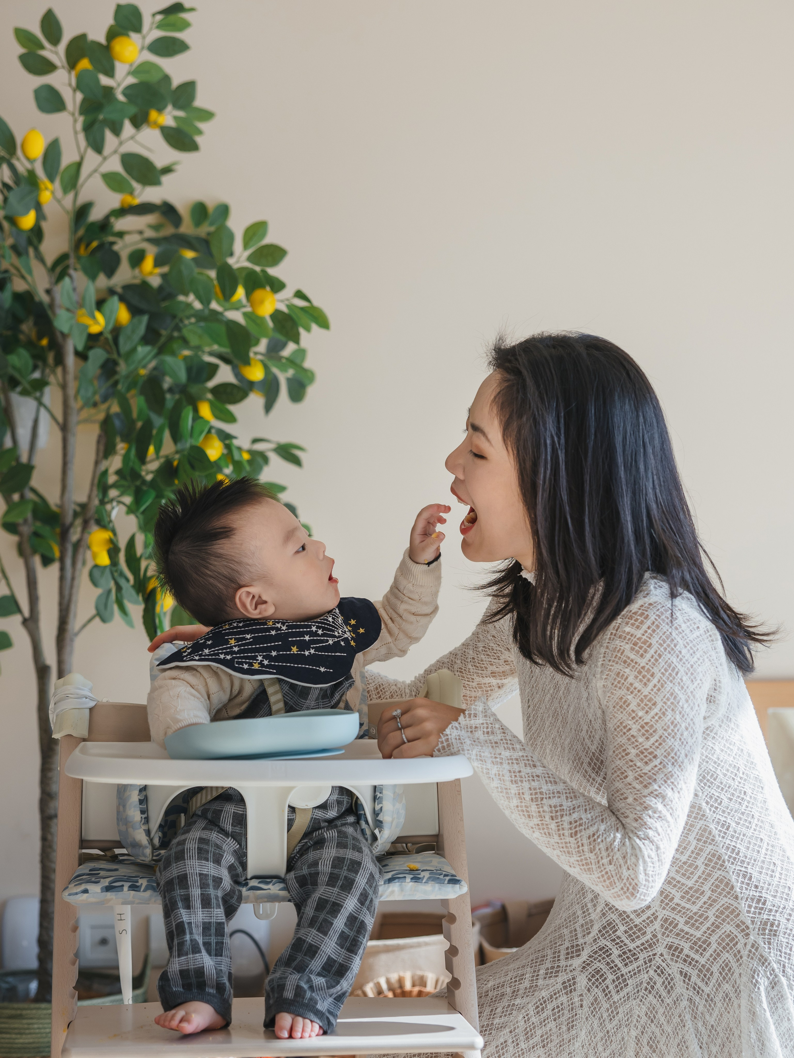 Family photograph in Shanghai. Shanghai Family Photographer Dora