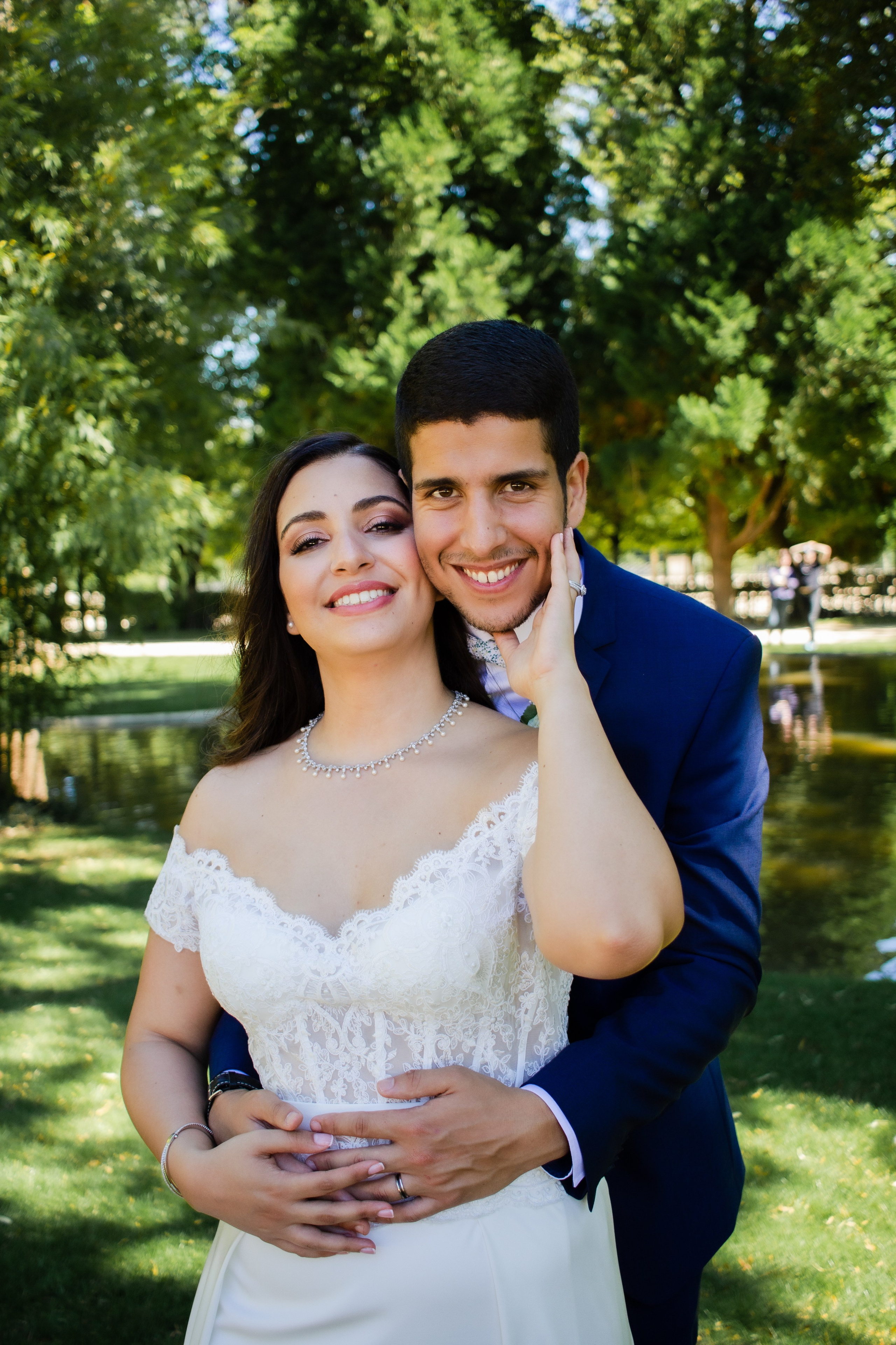 Portrait de couple marié au Parc de Blossac à Poitiers, reportage photo de mariage