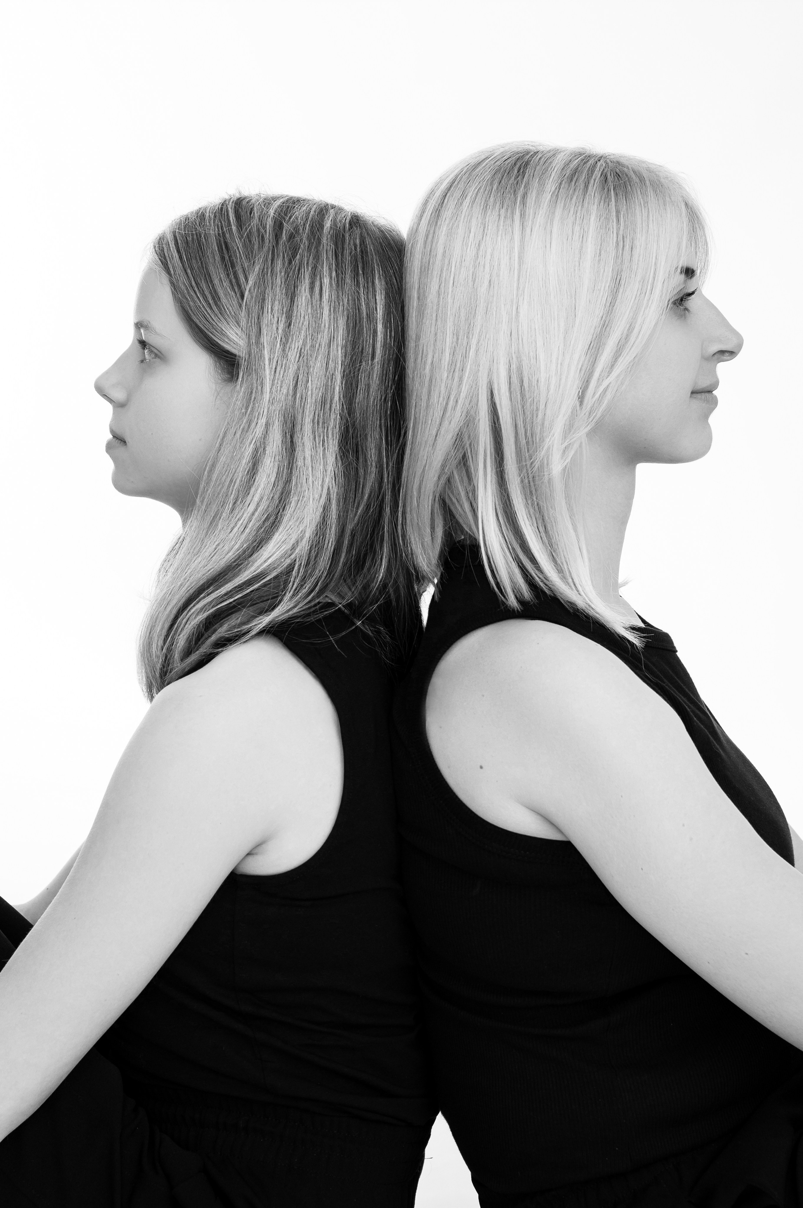 Анастасия и Каролина. Sākums