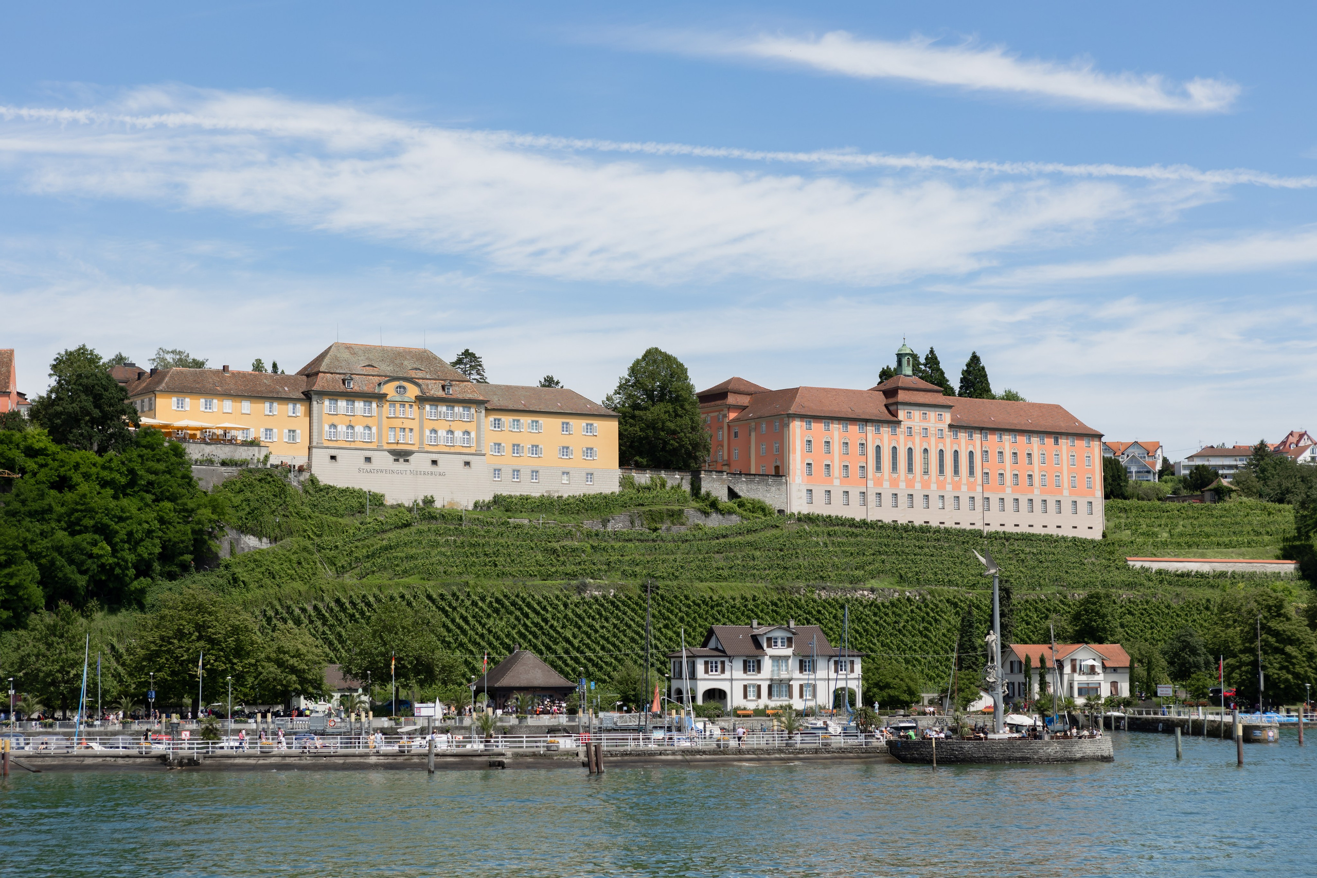 Ausflug mit Vertretern eines Kosmetikunternehmens. Adelya Tomin