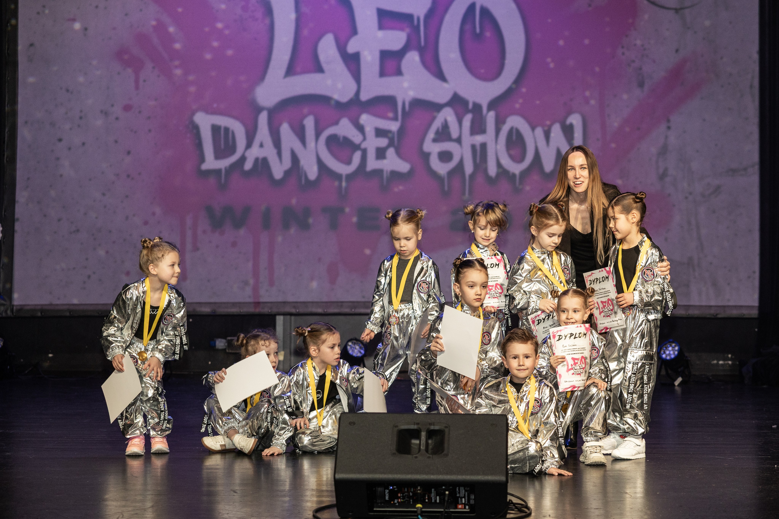 LEO DANCE SHOW WINTER 2025. Семейный и детский фотограф в Варшаве Мила Бобровская