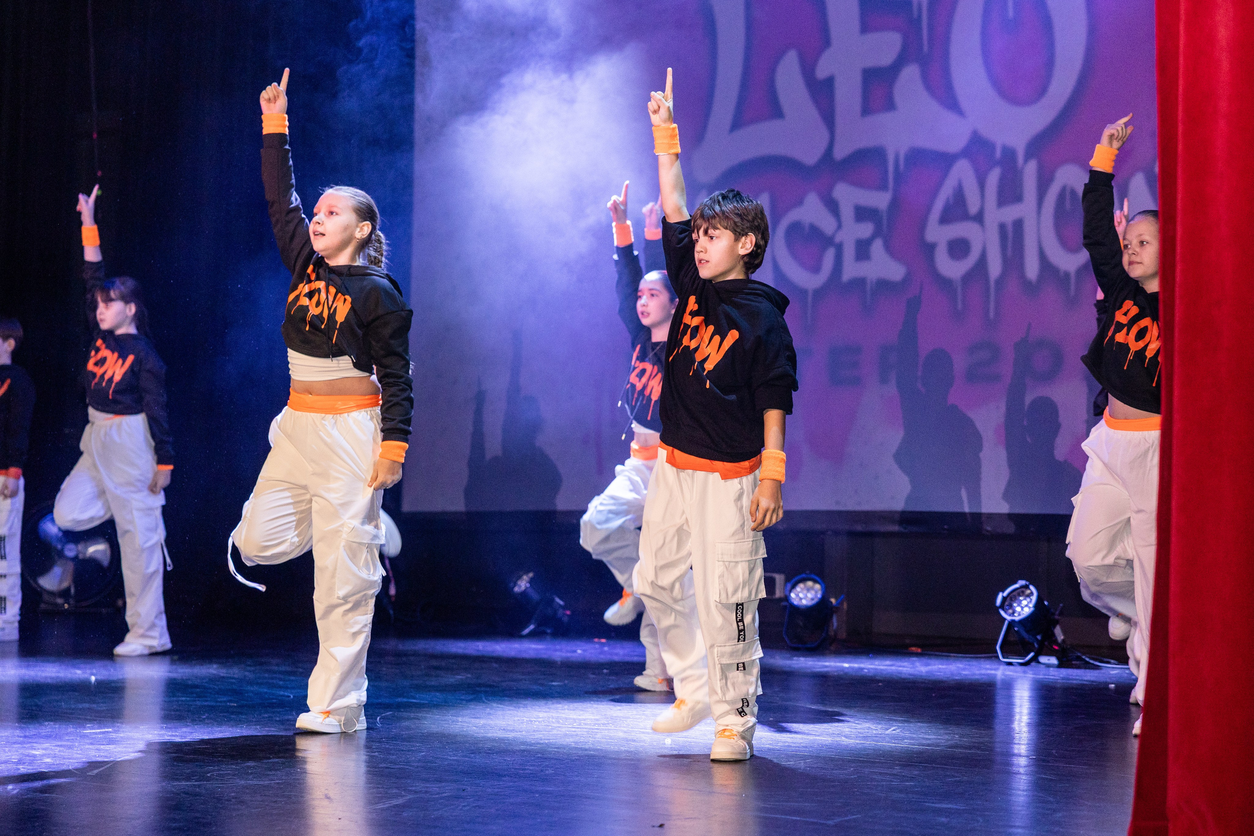 LEO DANCE SHOW WINTER 2025. Семейный и детский фотограф в Варшаве Мила Бобровская