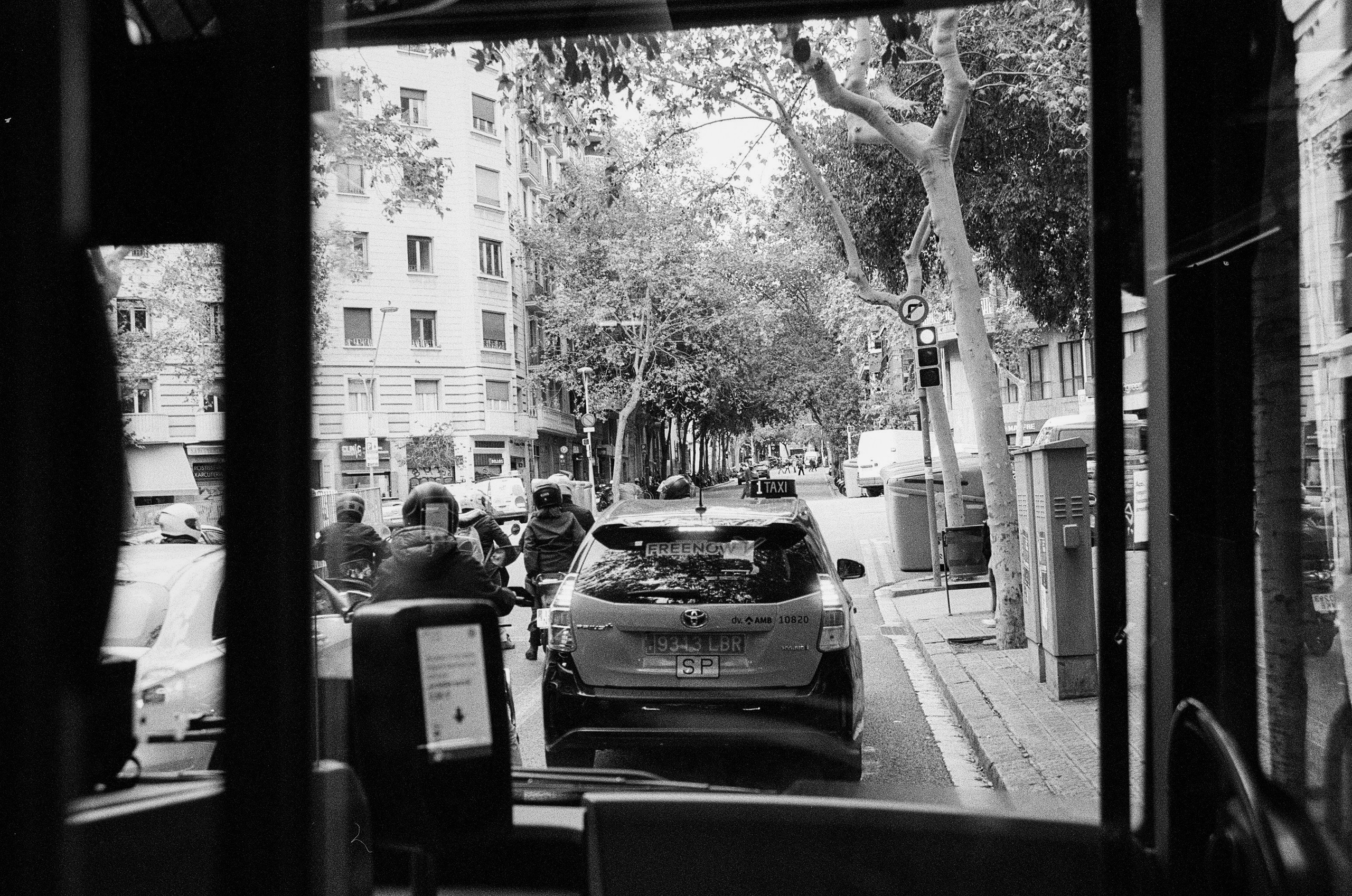 Barcelona — Light, Rhythm and Architecture. Wedding Stories — Professional Wedding Photography & Videography in Germany, Italy, Spain & all across Europe