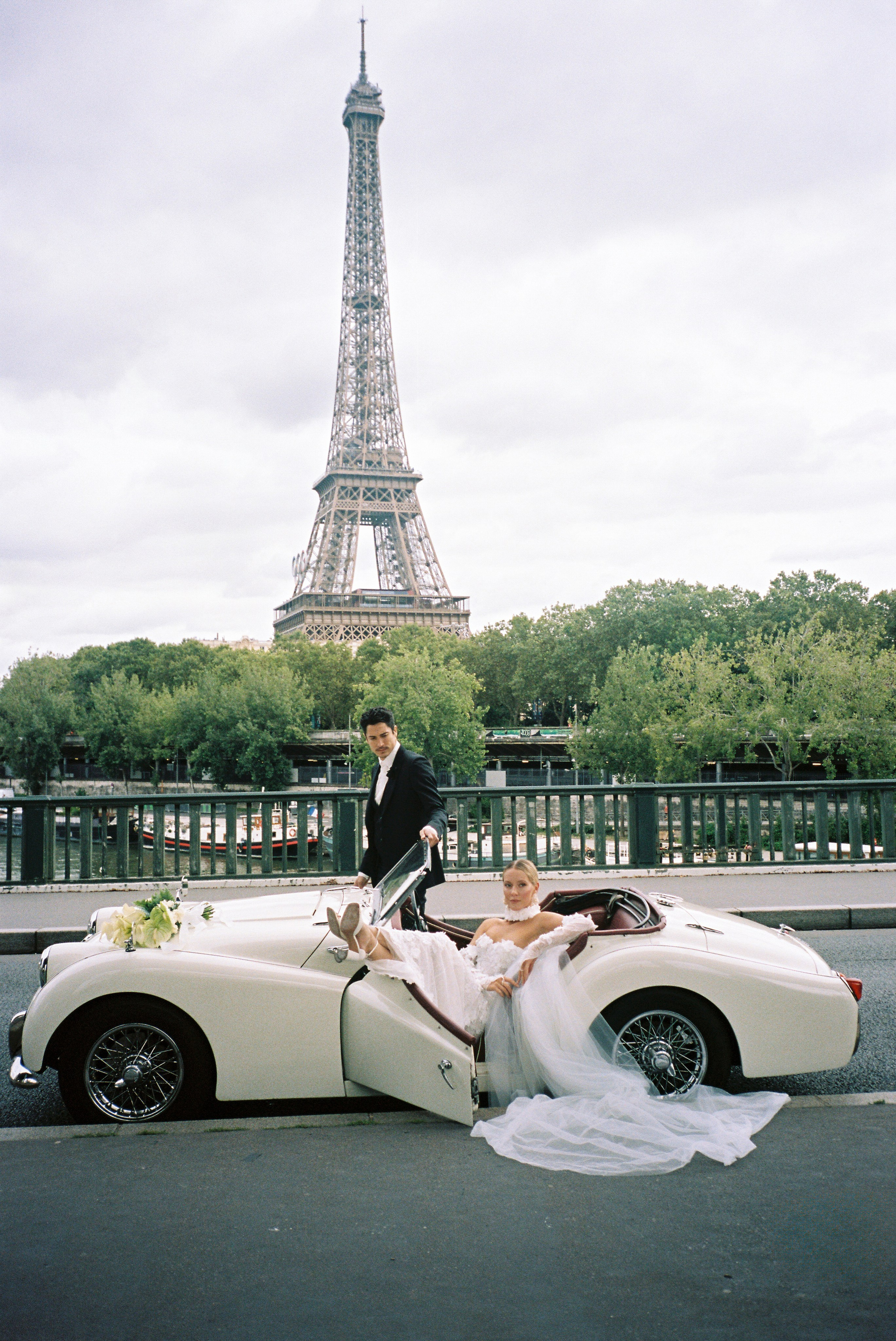 Romantic Photoshoot in Paris — Paris, the City of Love