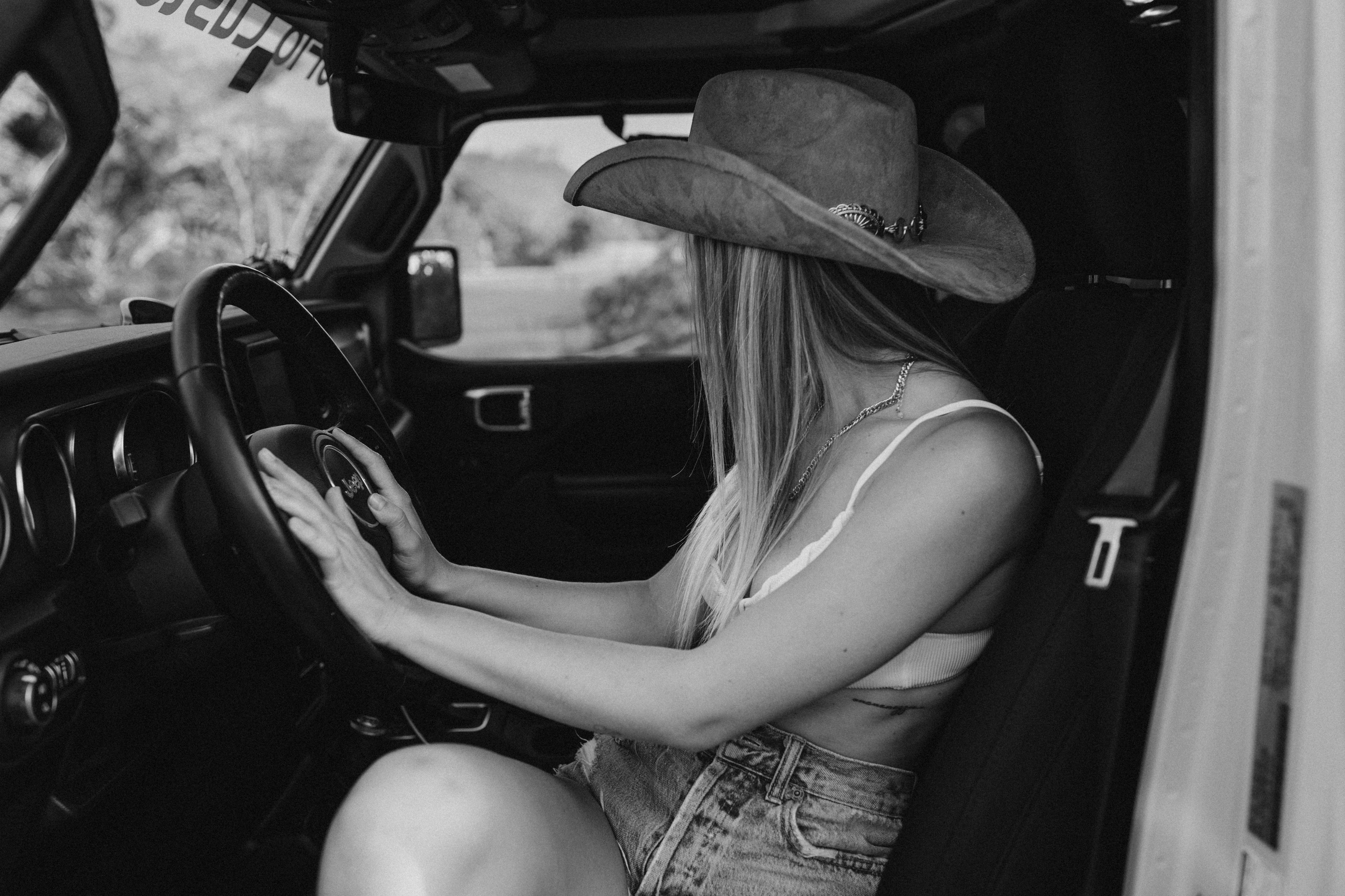 WEST. TETIANA UDOVYCHENKO STREET & PORTRAIT PHOTOGRAPHER