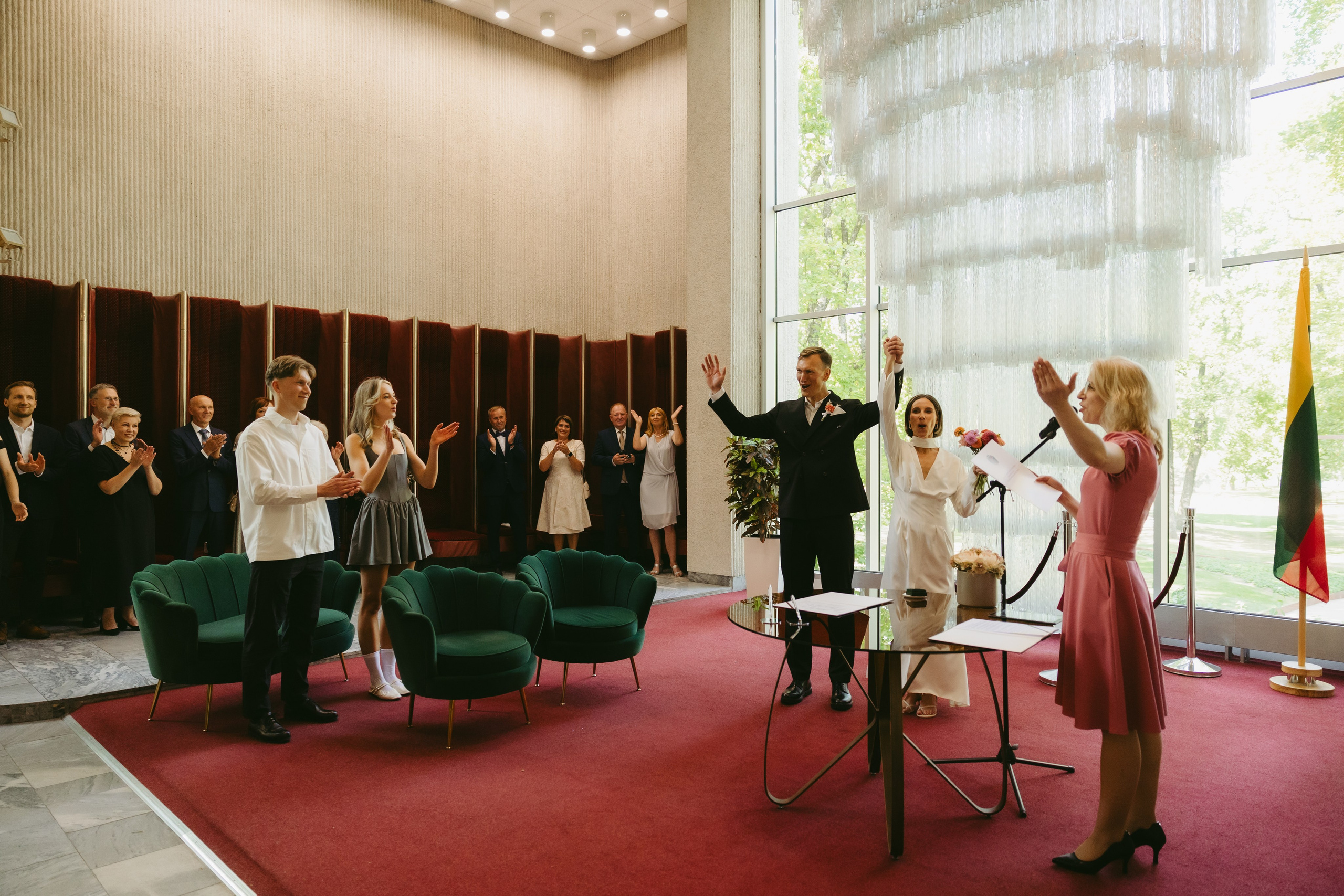 Miglė ir Mindaugas | 2024 | MIESTO VESTUVĖS. Vestuvių ir šeimų fotografė Lena Bondarenko / belove photo