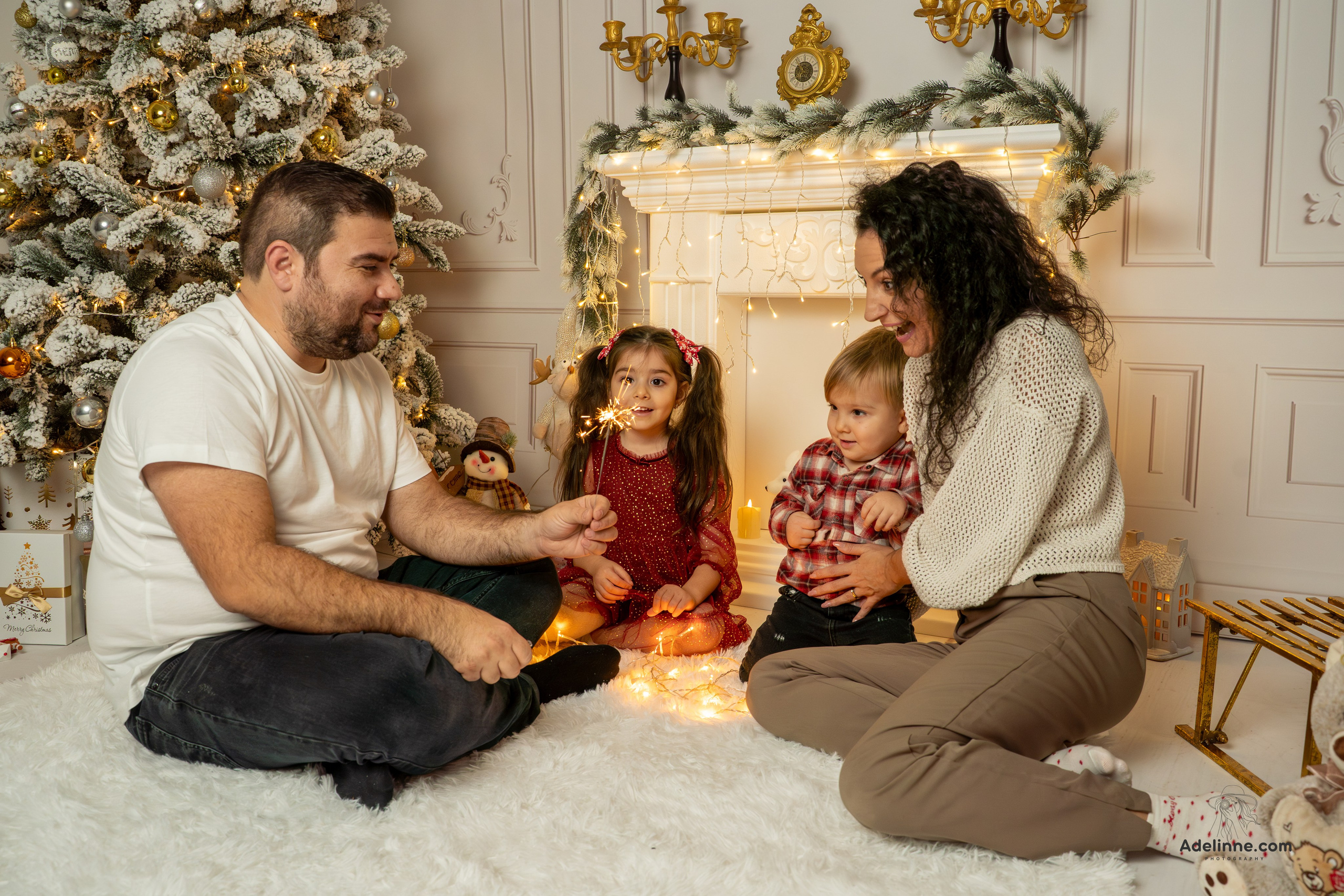 Sedinta foto de familie Craciun. Adelinne — fotograf profesionist în Constanța pentru familii, bebeluși și evenimente