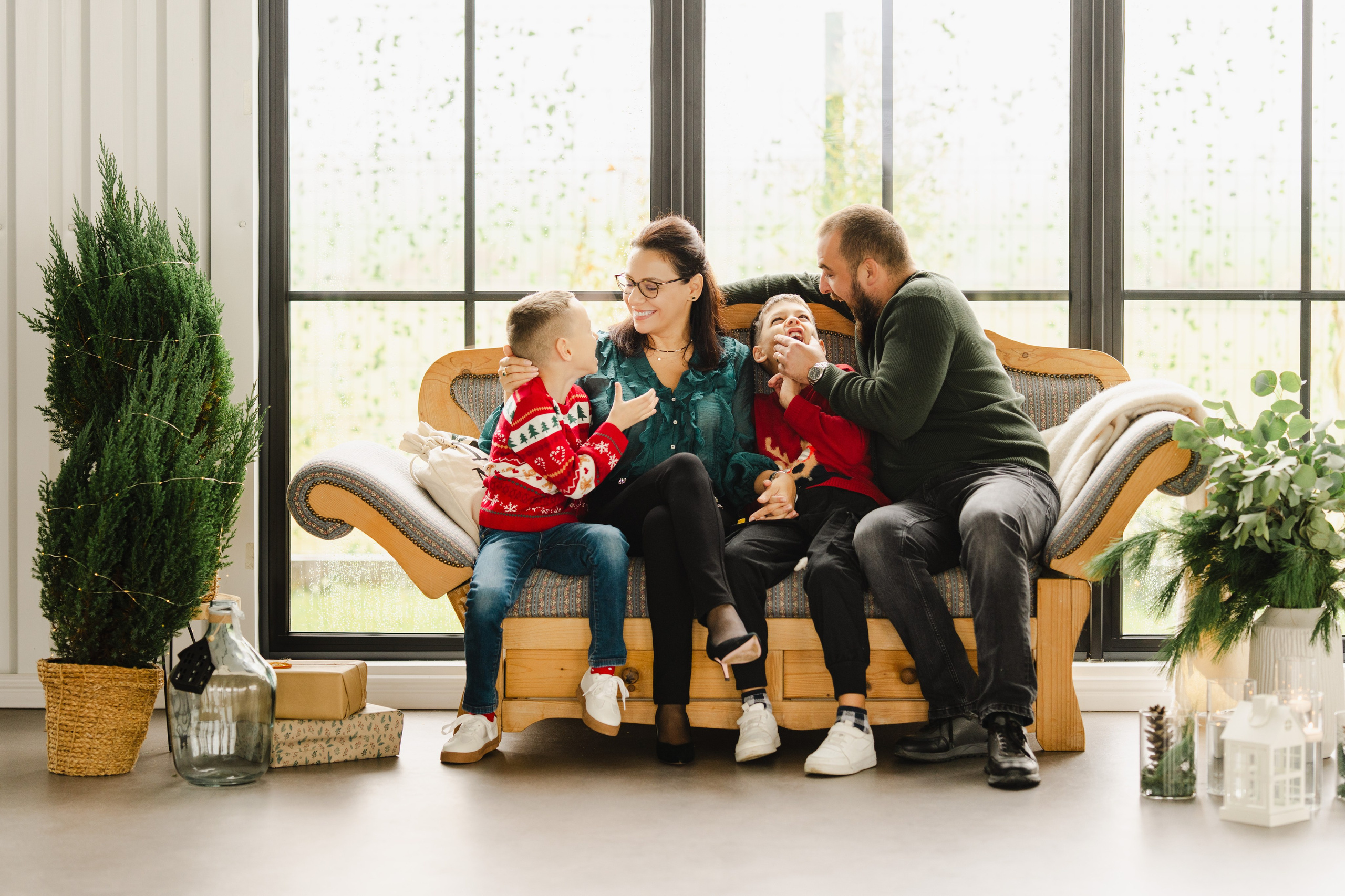 Studio Sunset Barn (Balaceanca). Fotograf evenimente. Fotograf nunta. Fotograf Botez. Mihaela Savu