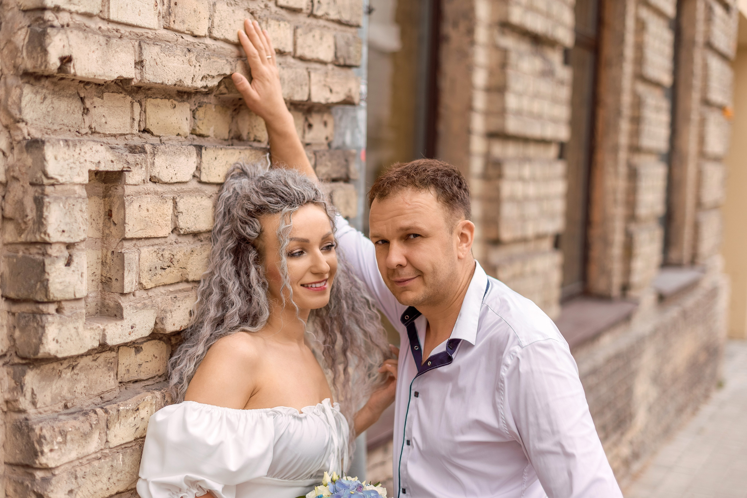 Свадебная прогулка по значимым местам Вильнюса. Семейный фотограф и фотограф новорожденных в Вильнюсе Ирина Беленкевич