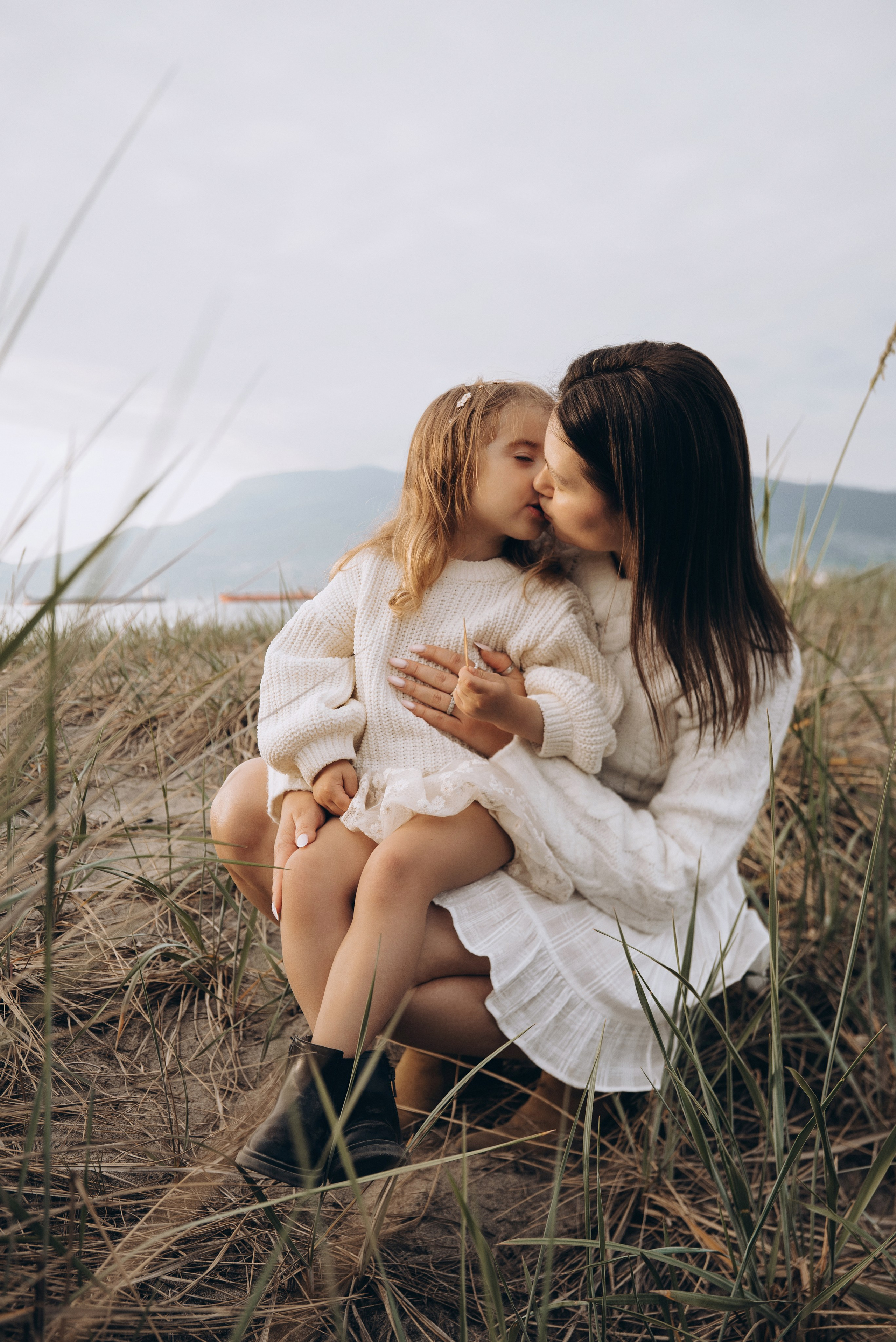 Mia & Anna. Vancouver Photographer | Catherine Vashchenko