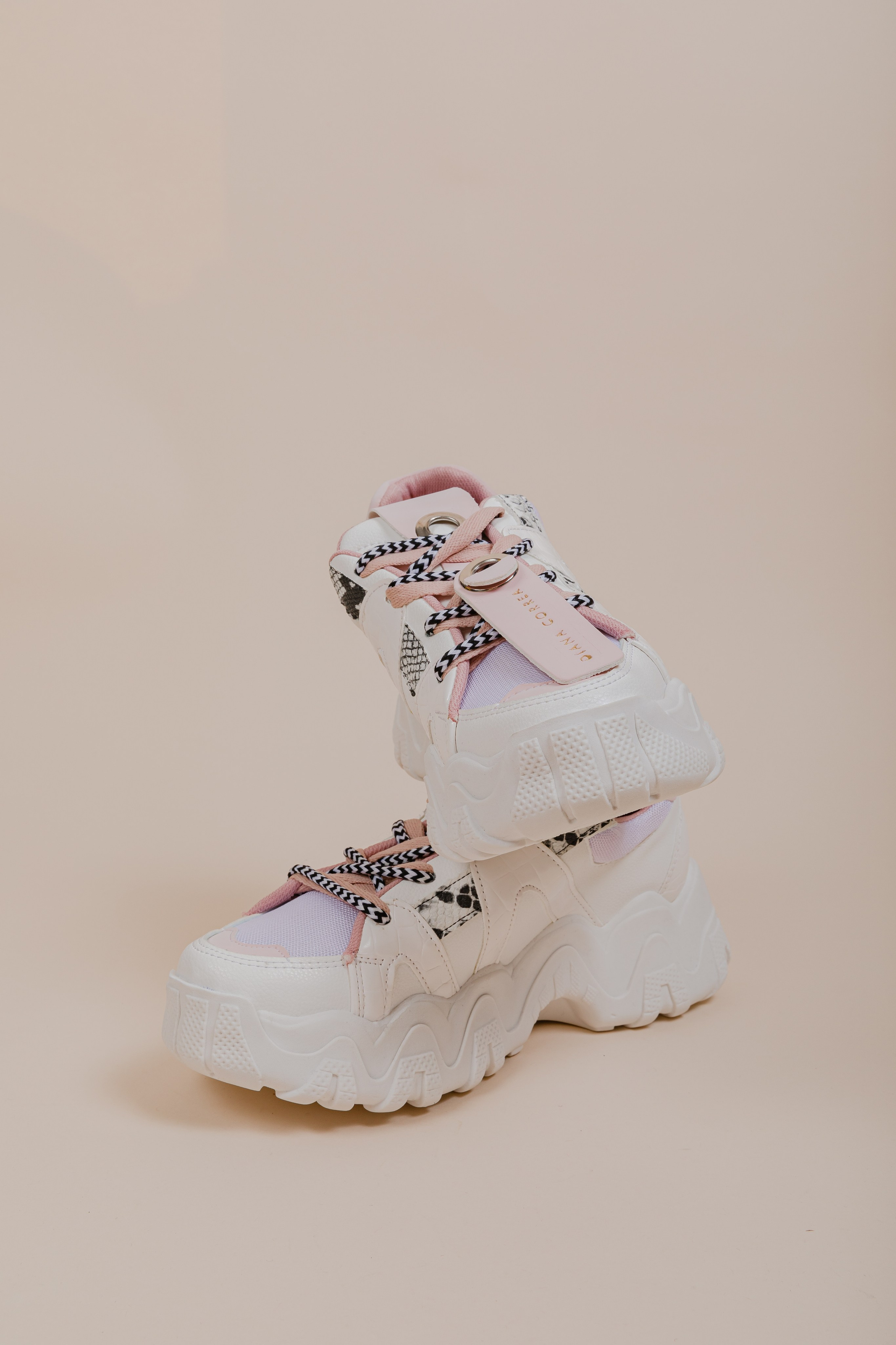 Ropa y accesorios. Maria Kulakova — Fotógrafa en Santiago | Fotografía de producto, marcas y familias