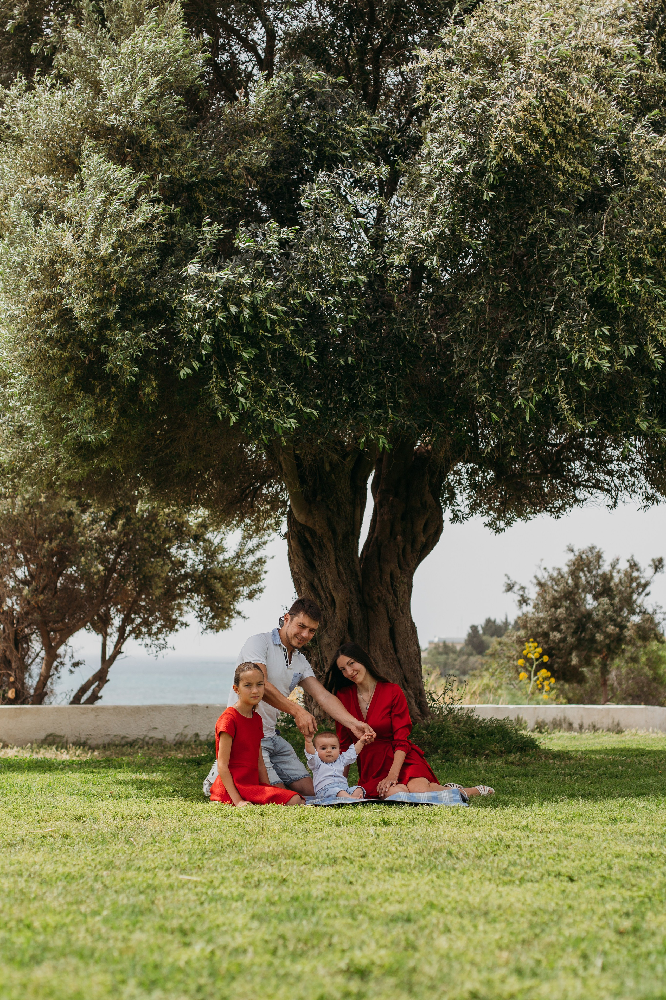 Sasha Vika Lena Roma. Photographer in Barcelona capturing unique stories | Kate Chumak