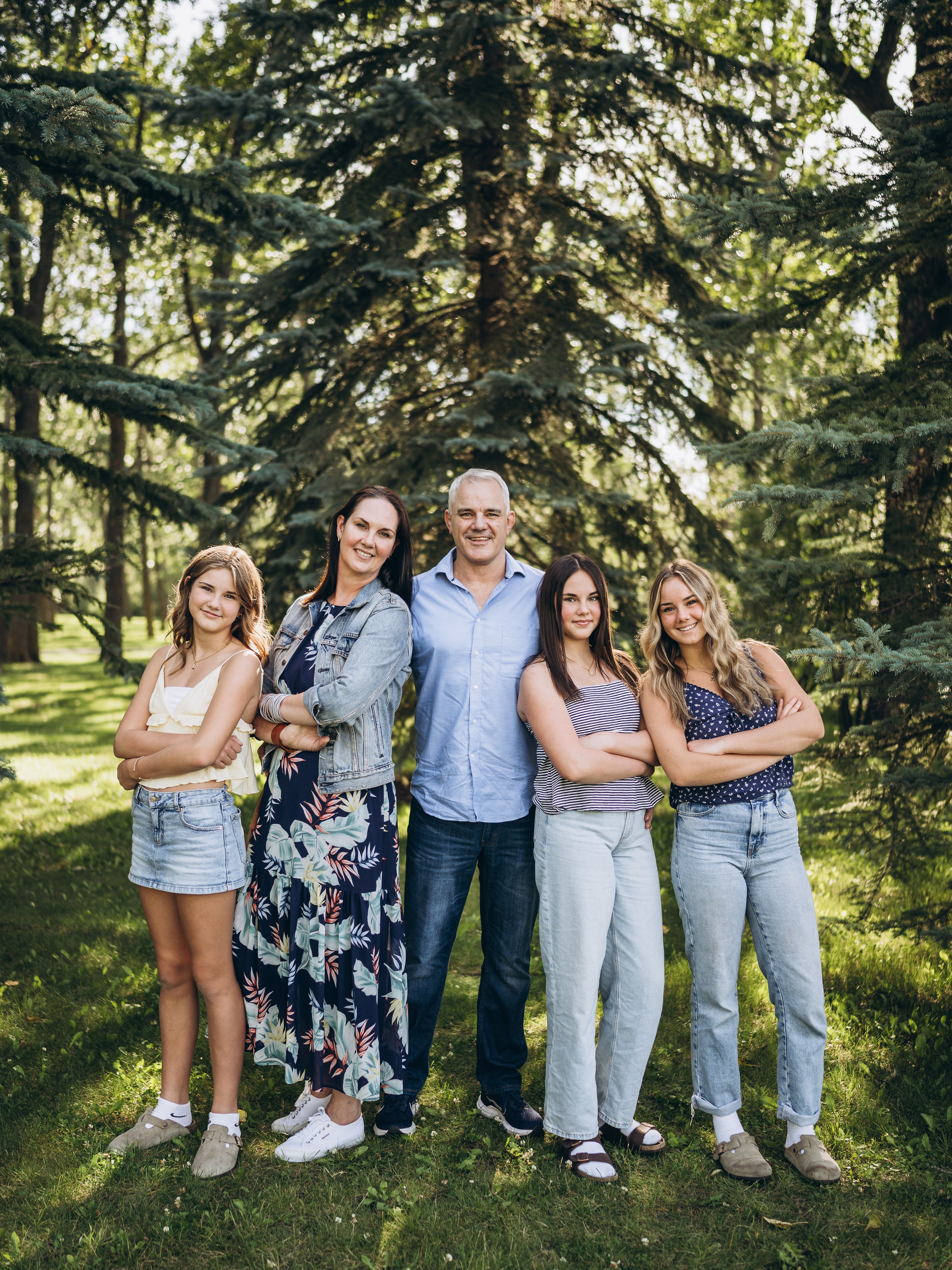 Lynn & fam. Calgary Wedding & Lifestyle Photographer — Yevhen Polishchuk