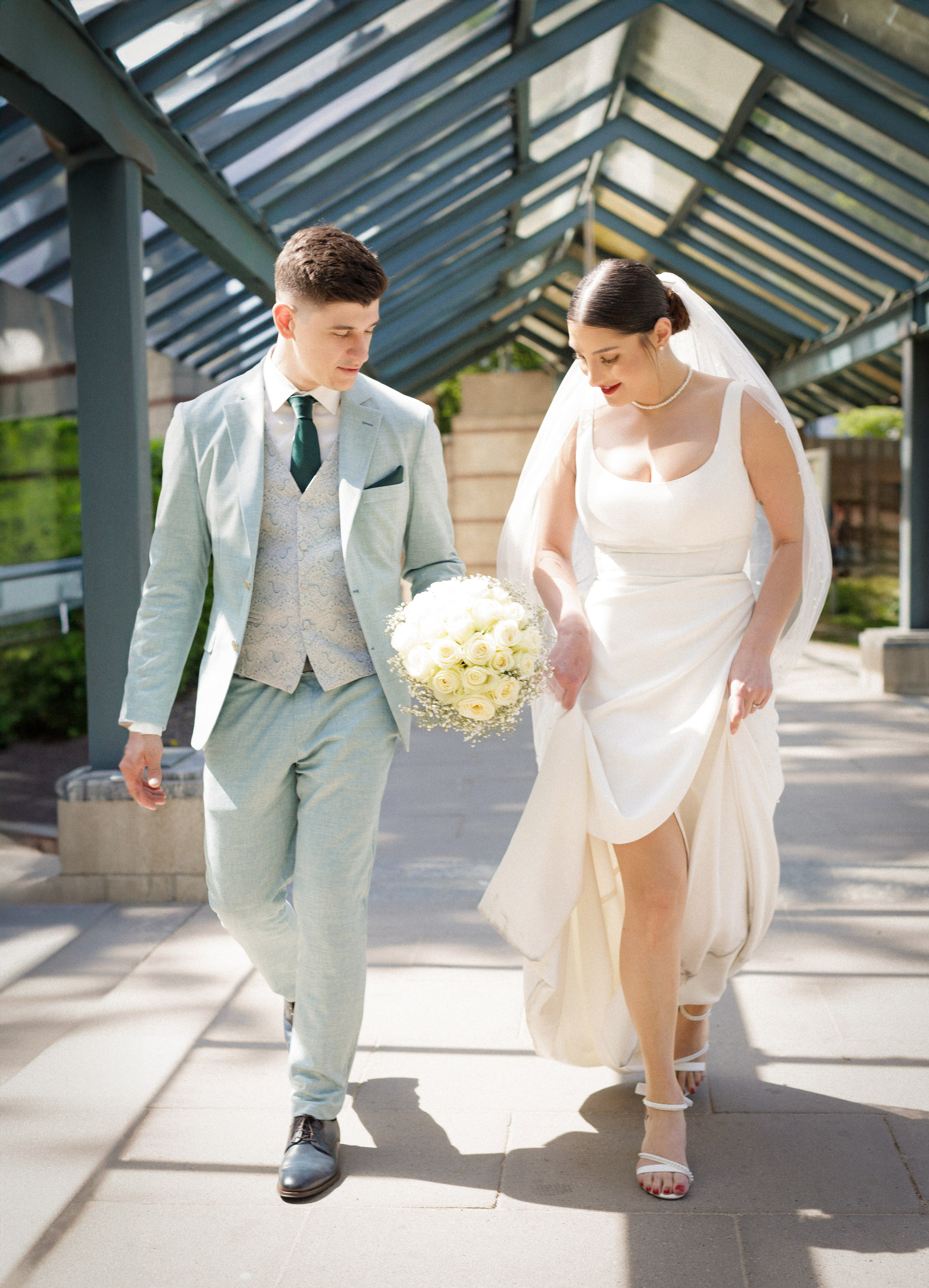 Natürliche Hochzeitsfotografie im Planten un Blomen | Hamburgs grüne Oase. Hochzeitsfotograf und Hochzeitsvideograf aus Hamburg | Roka21Film