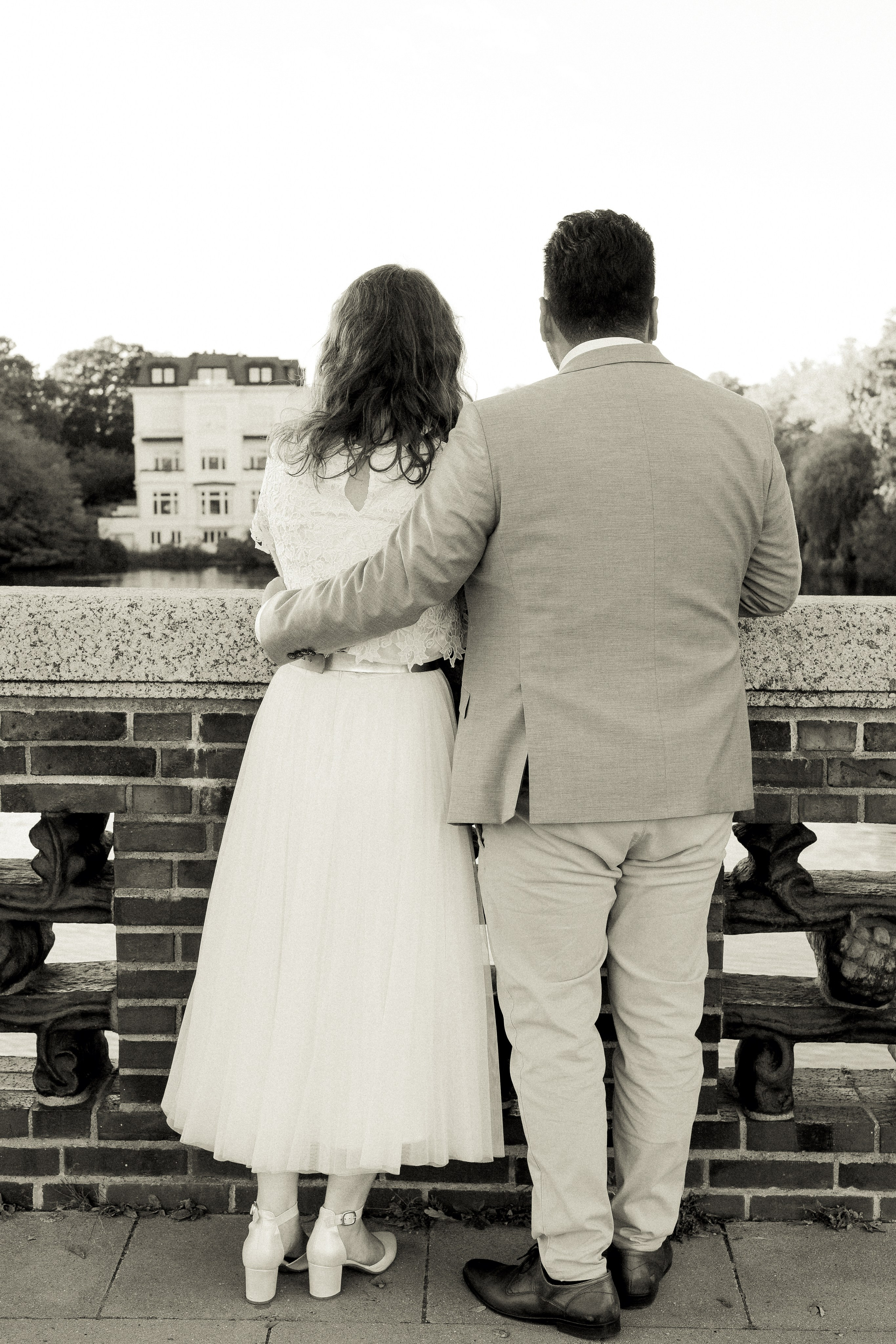 Traumhochzeit im Bobby Reich | Moderne Liebe am Hamburger Alsterufer. Hochzeitsfotograf und Hochzeitsvideograf aus Hamburg | Roka21Film