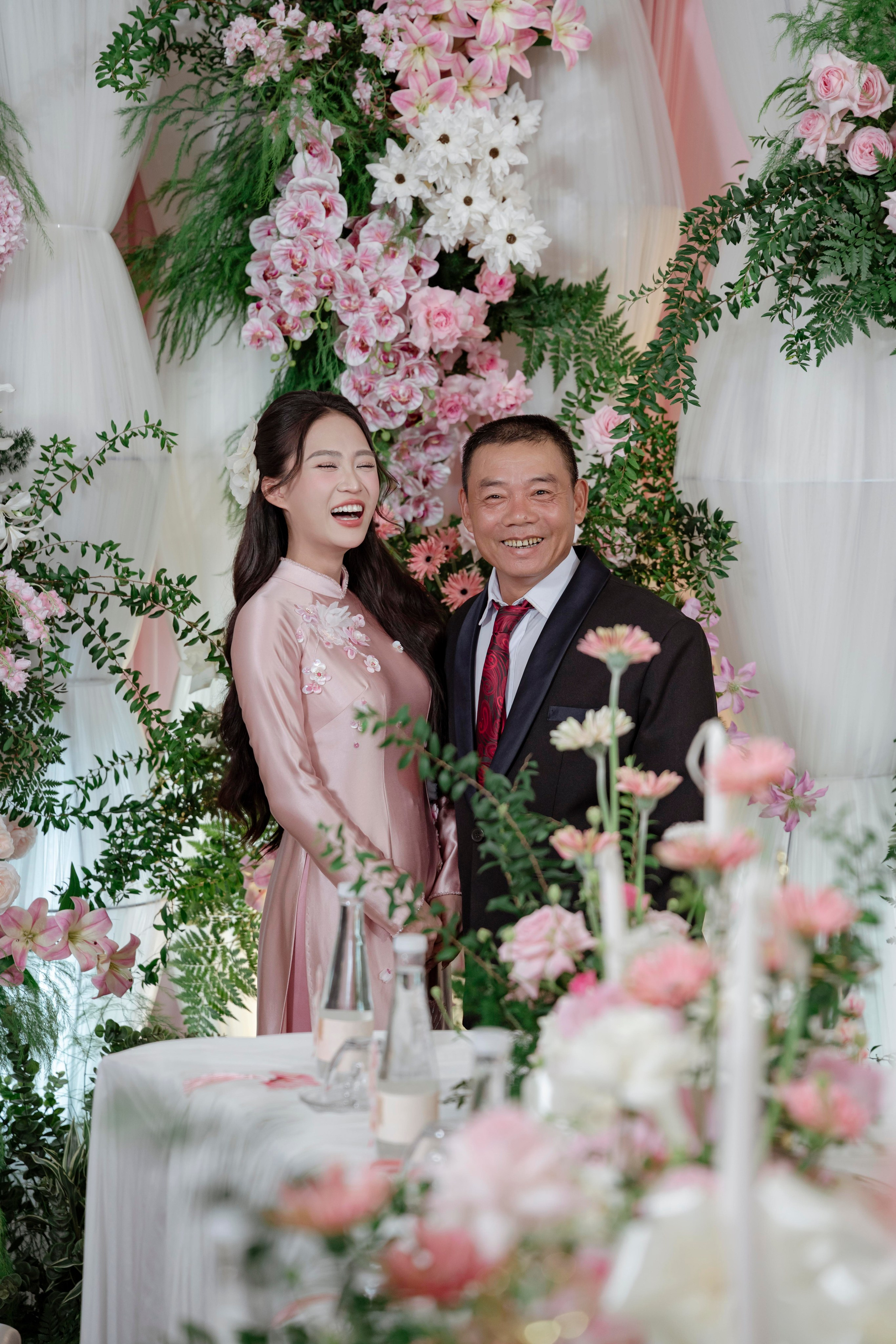 LINH & HUYEN. WEDDING PHOTOGRAPHER IN VIETNAM