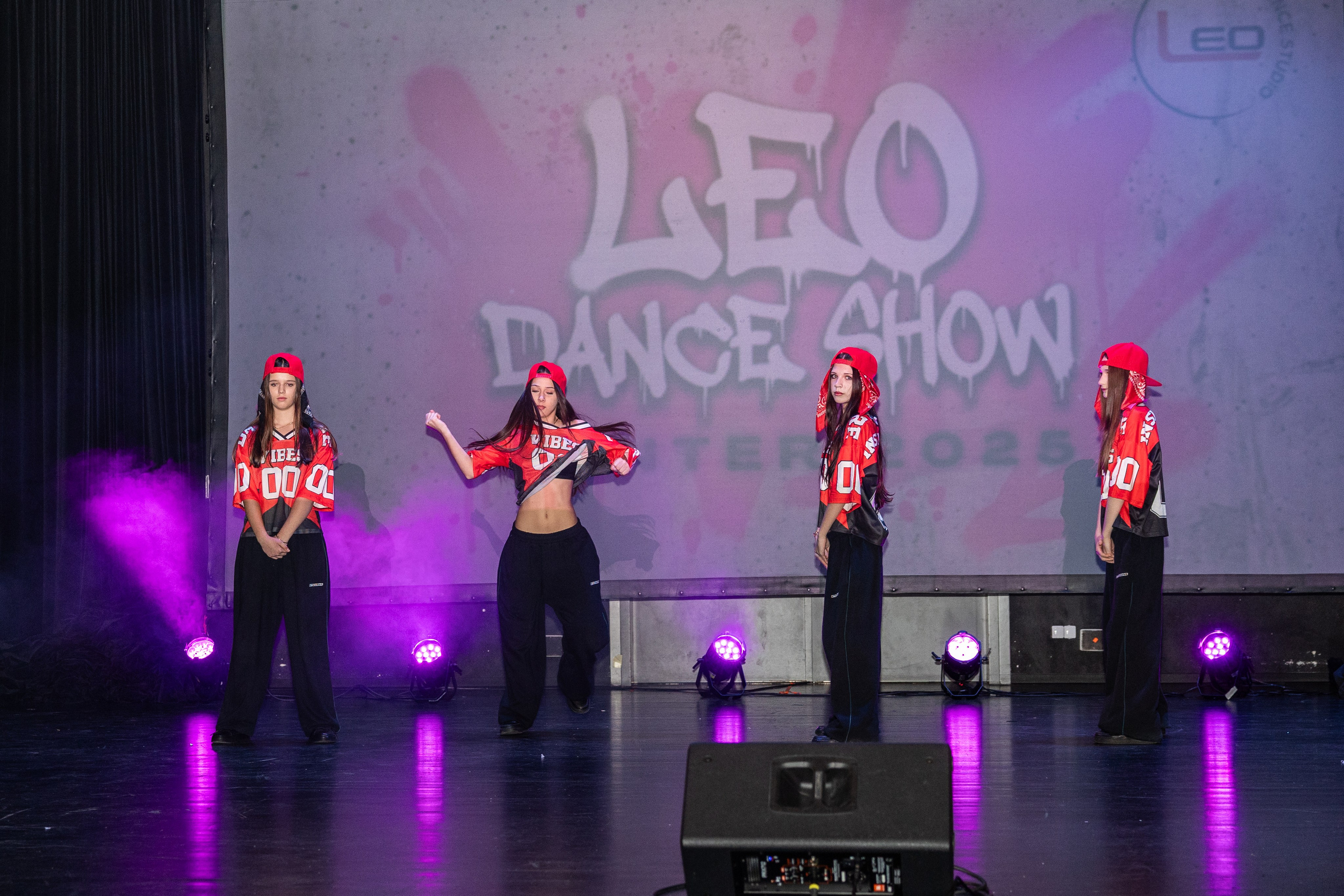 LEO DANCE SHOW WINTER 2025. Семейный и детский фотограф в Варшаве Мила Бобровская