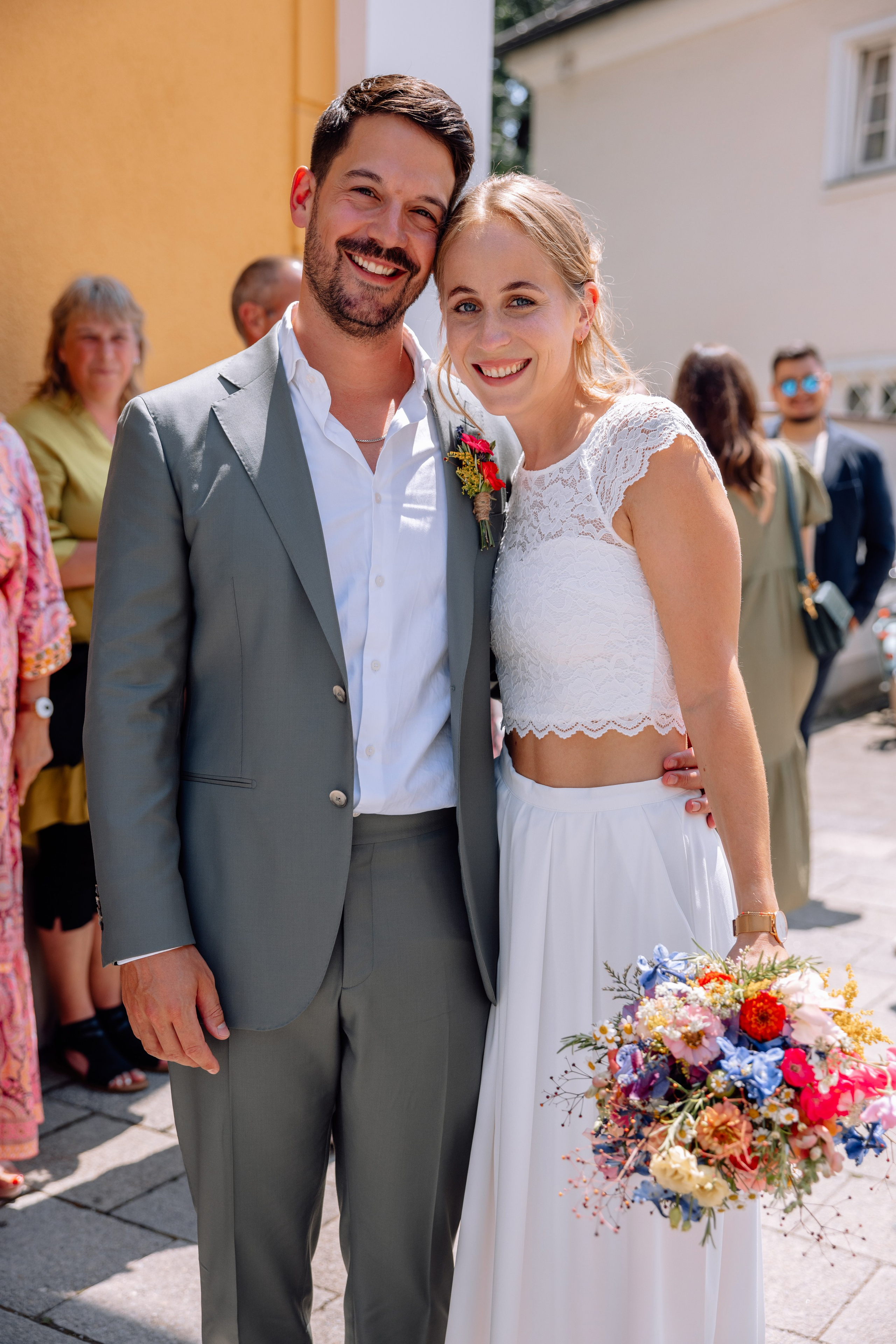 Sommerliche Hochzeitsfotos im Standesamt Mandlstraße & Schwabing. Hochzeitsfotograf München Taufe Familienfotograf Tanja Mauke