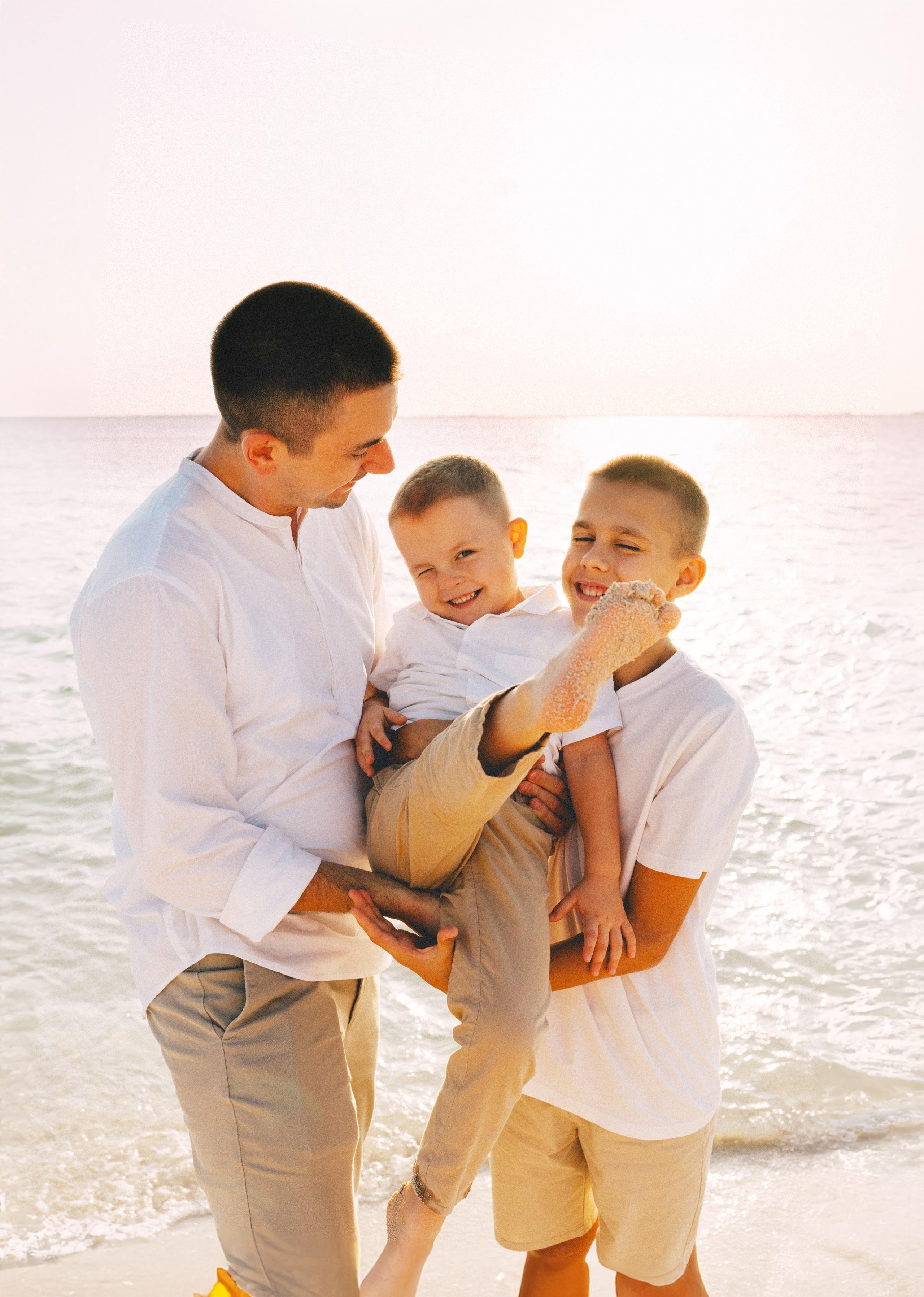 Ksenya’s Family at Hudayriyat island. Professional Photographer Abu Dhabi, Dubai — Yulia Ismoilova | 2025