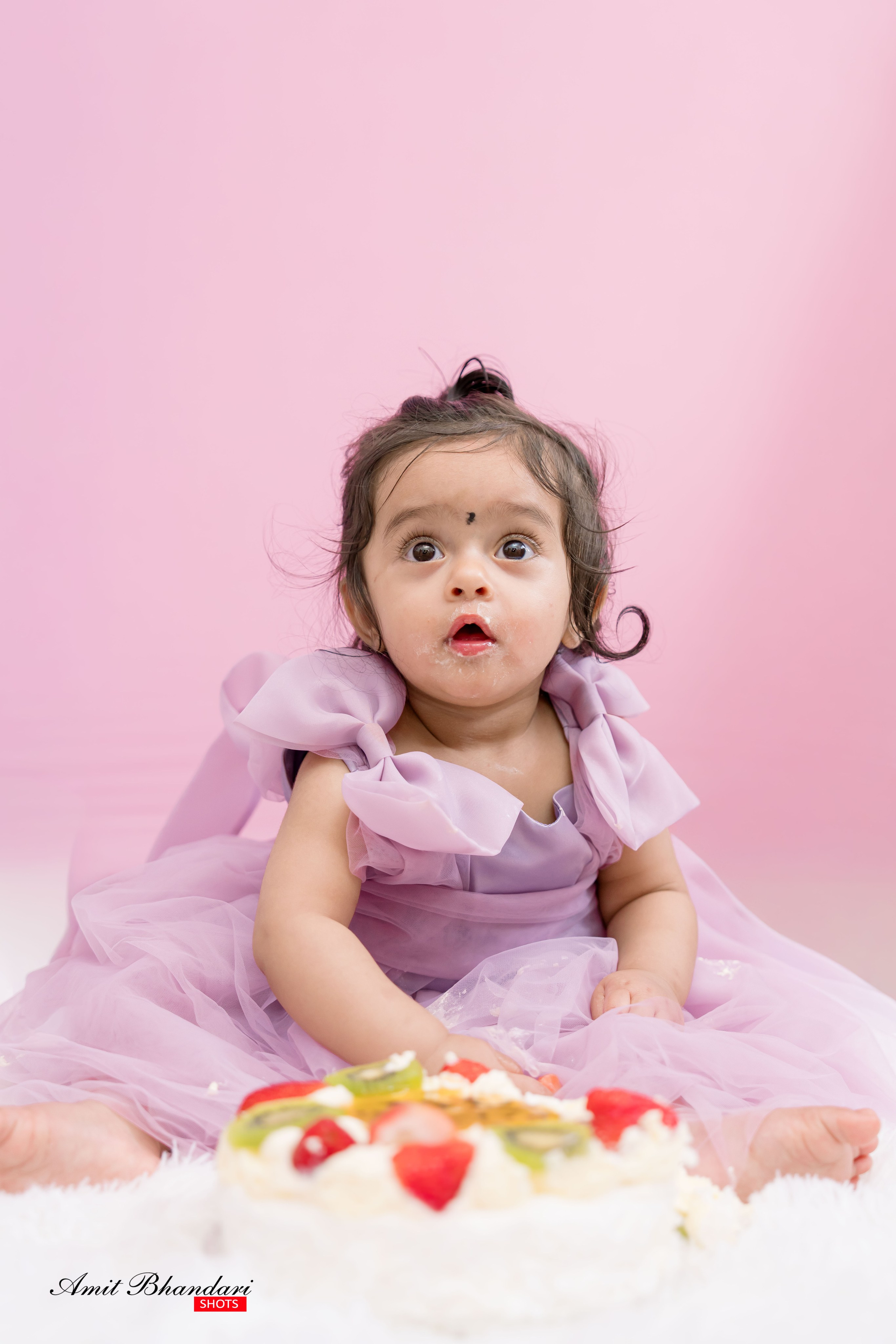 Yuhana’s Cake Smash Session. Freelance Photographer in Newcastle & Central Coast