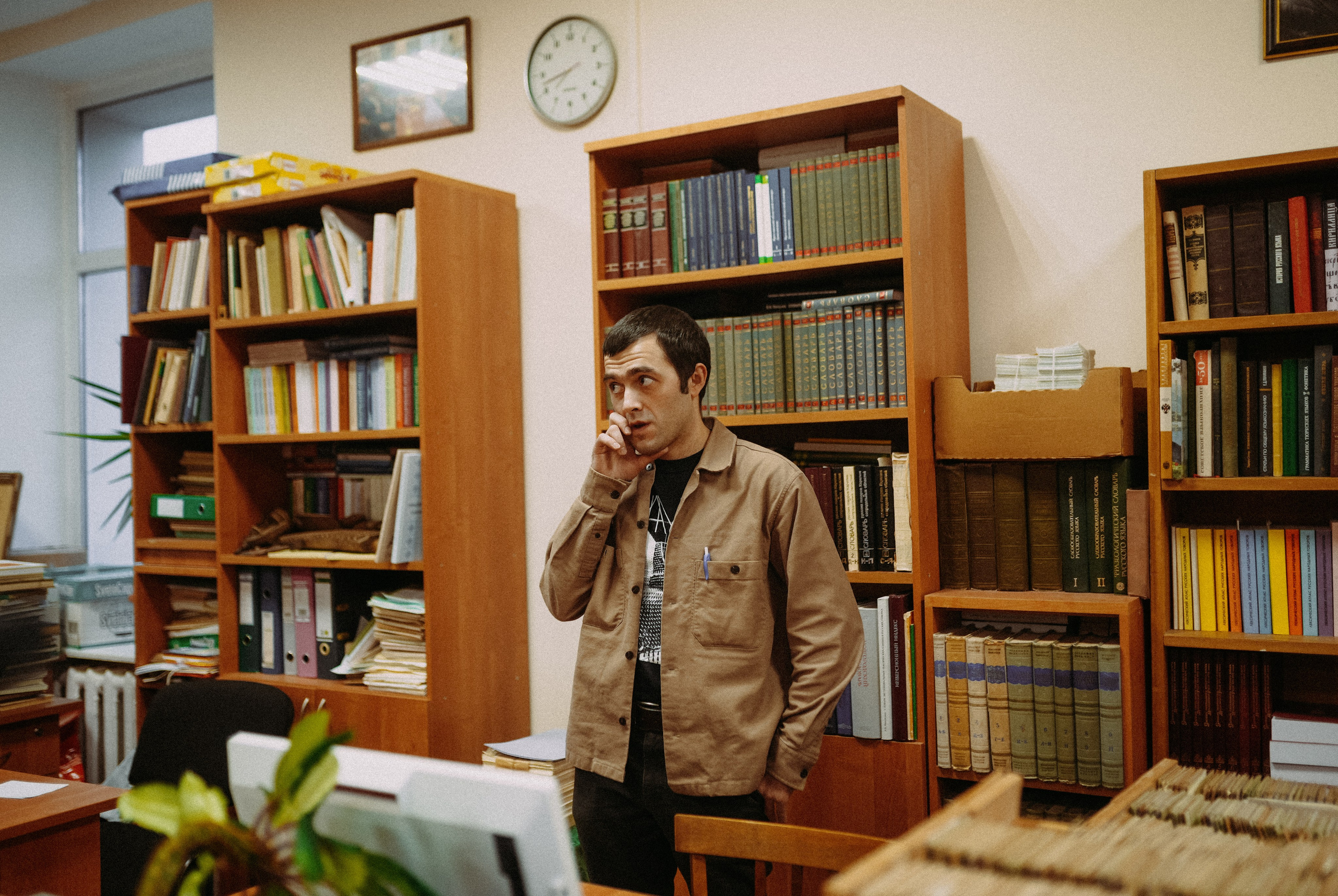 ЛИКИ НАУКИ. Стрит-фотография, полная абсурда, идиотизма и красоты