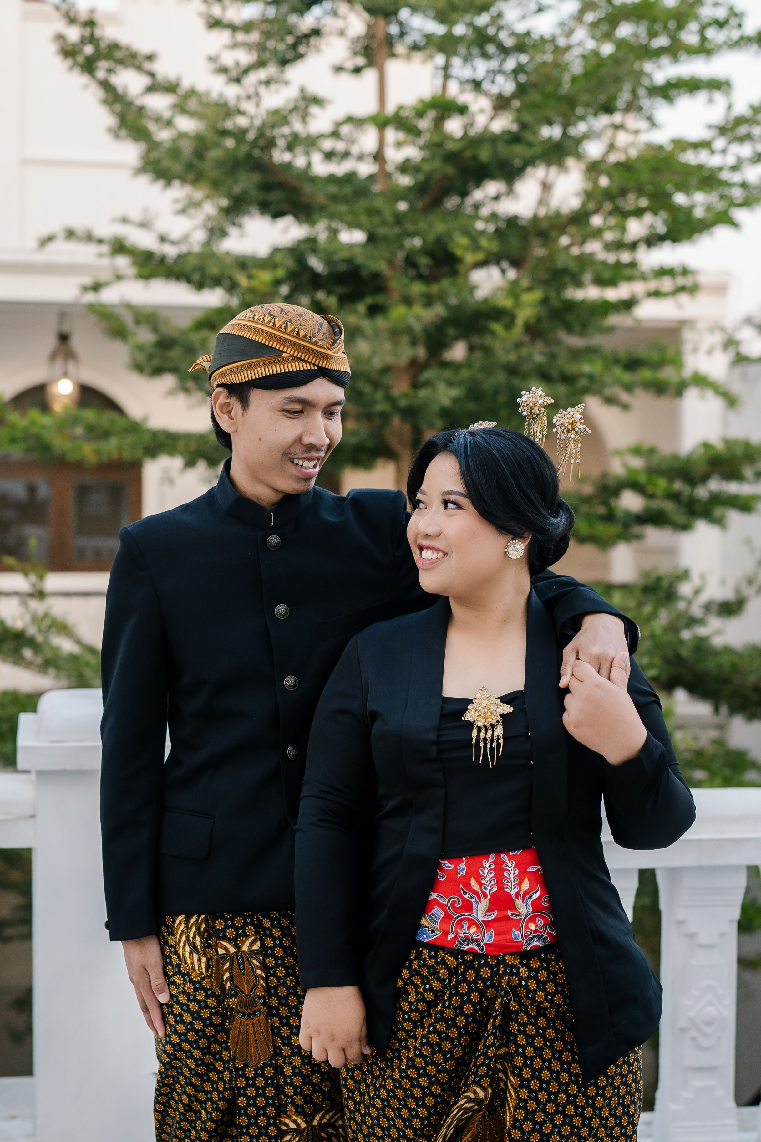 Prewedding Photo Shoot with Javanese style. Female Photographer in Bali