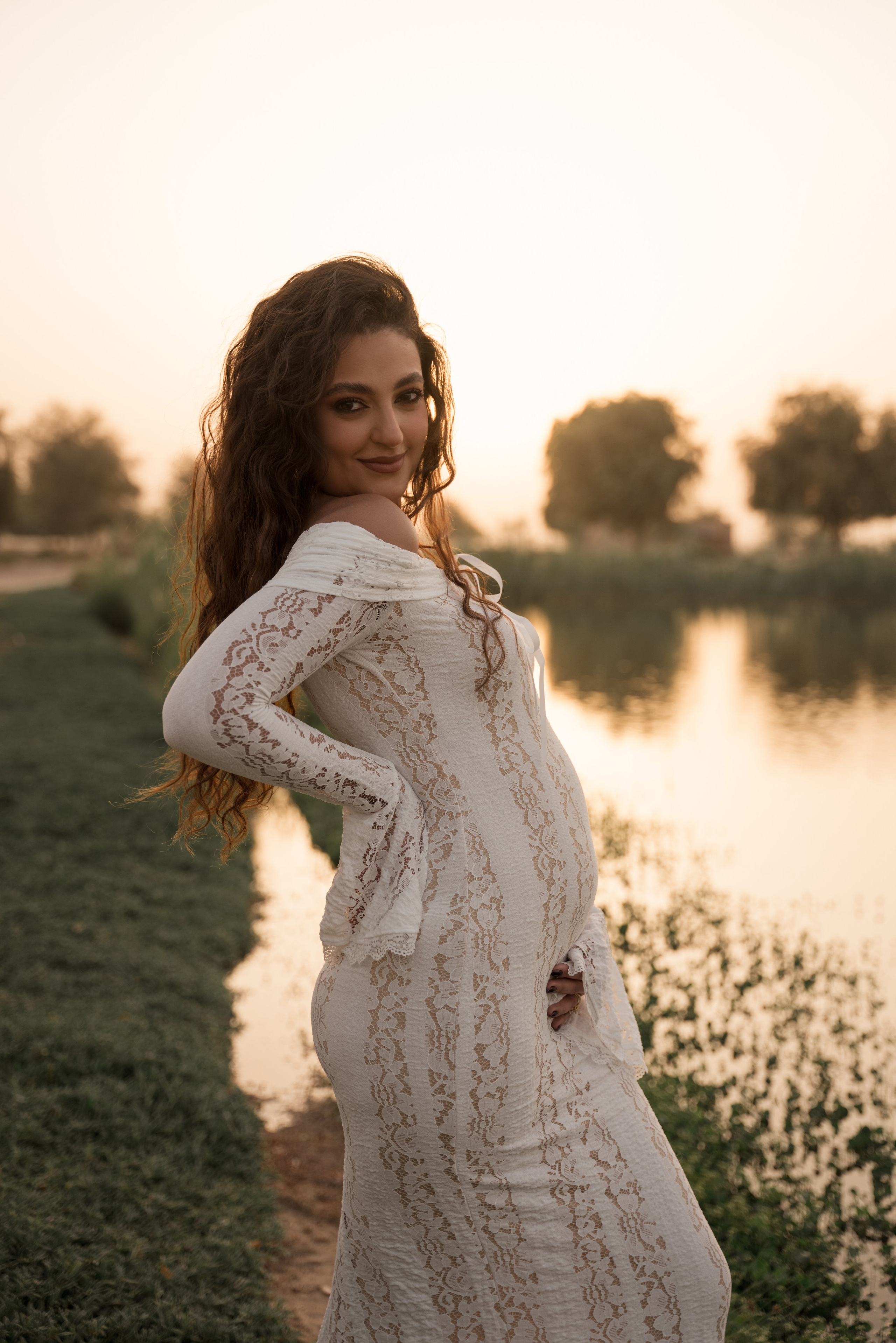 By the Lake of Dreams. Angela Iakovleva — Family Photographer in Dubai