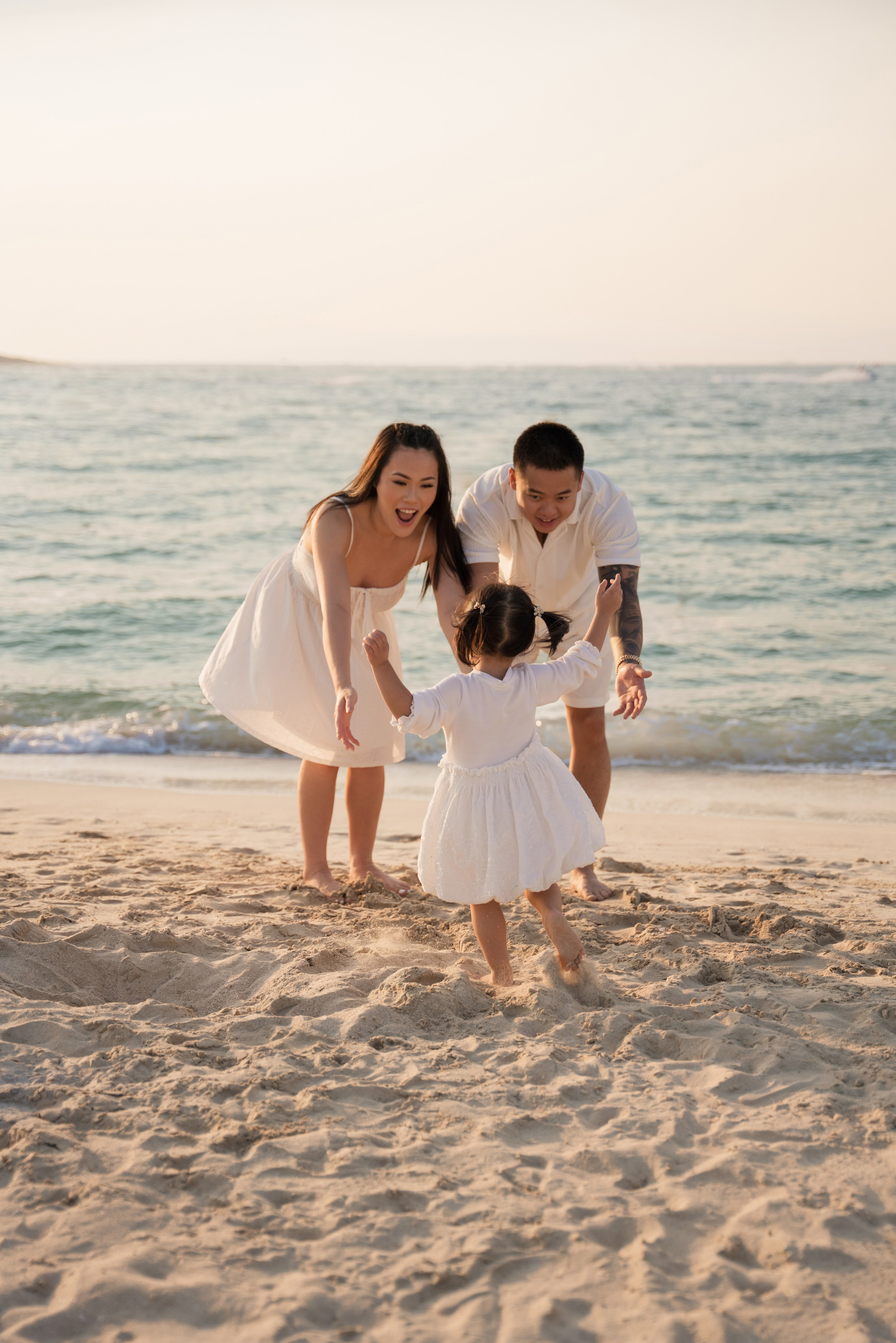 Sea breeze and giggles. Angela Iakovleva — Family Photographer in Dubai