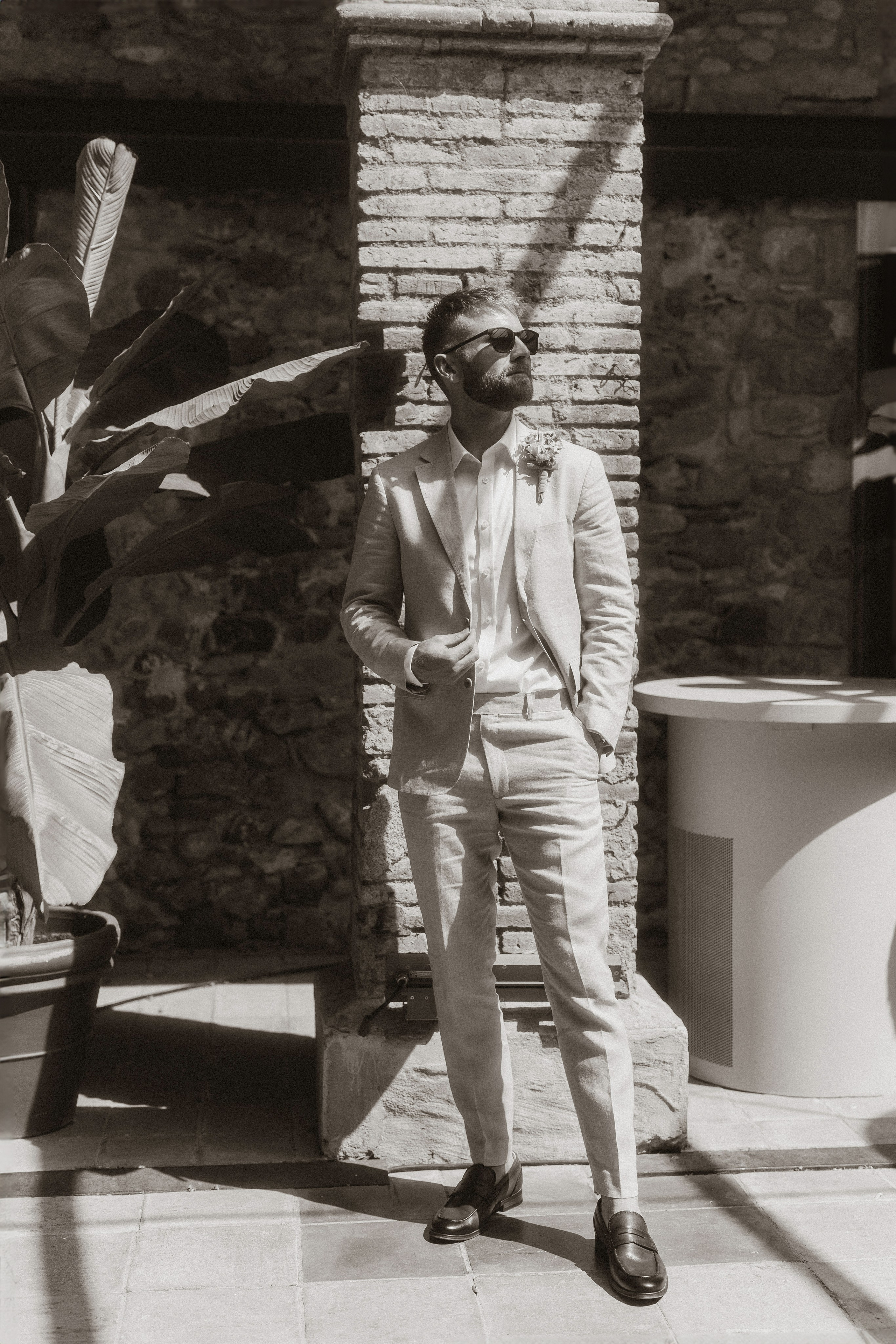 Lauren & Jamie. Hotel Castell d’Emporda. Paola fotógrafo / videografo de bodas en Barcelona