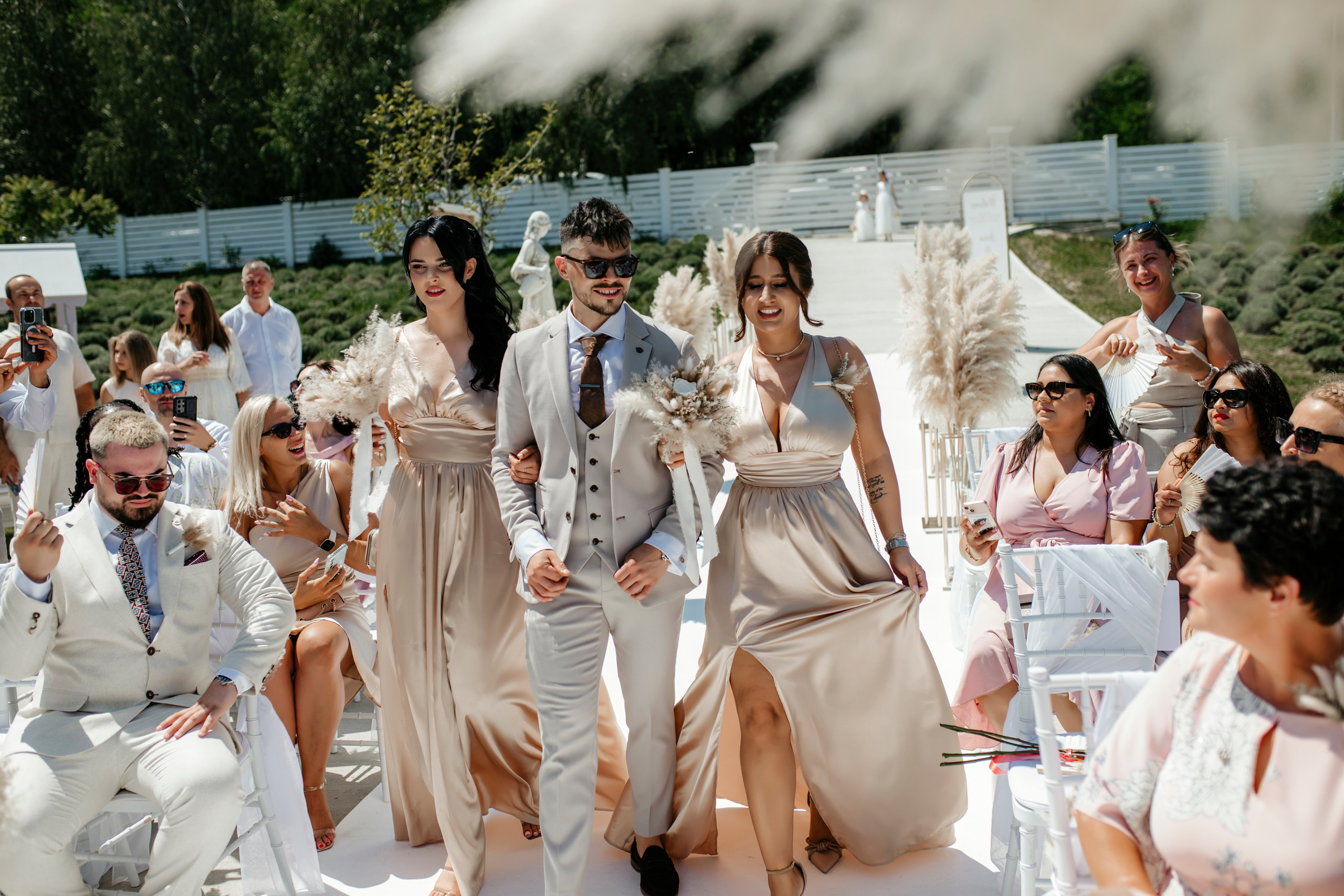 Larisa & Cosmin. Fotograf si Videograf | Nuntă-Botez