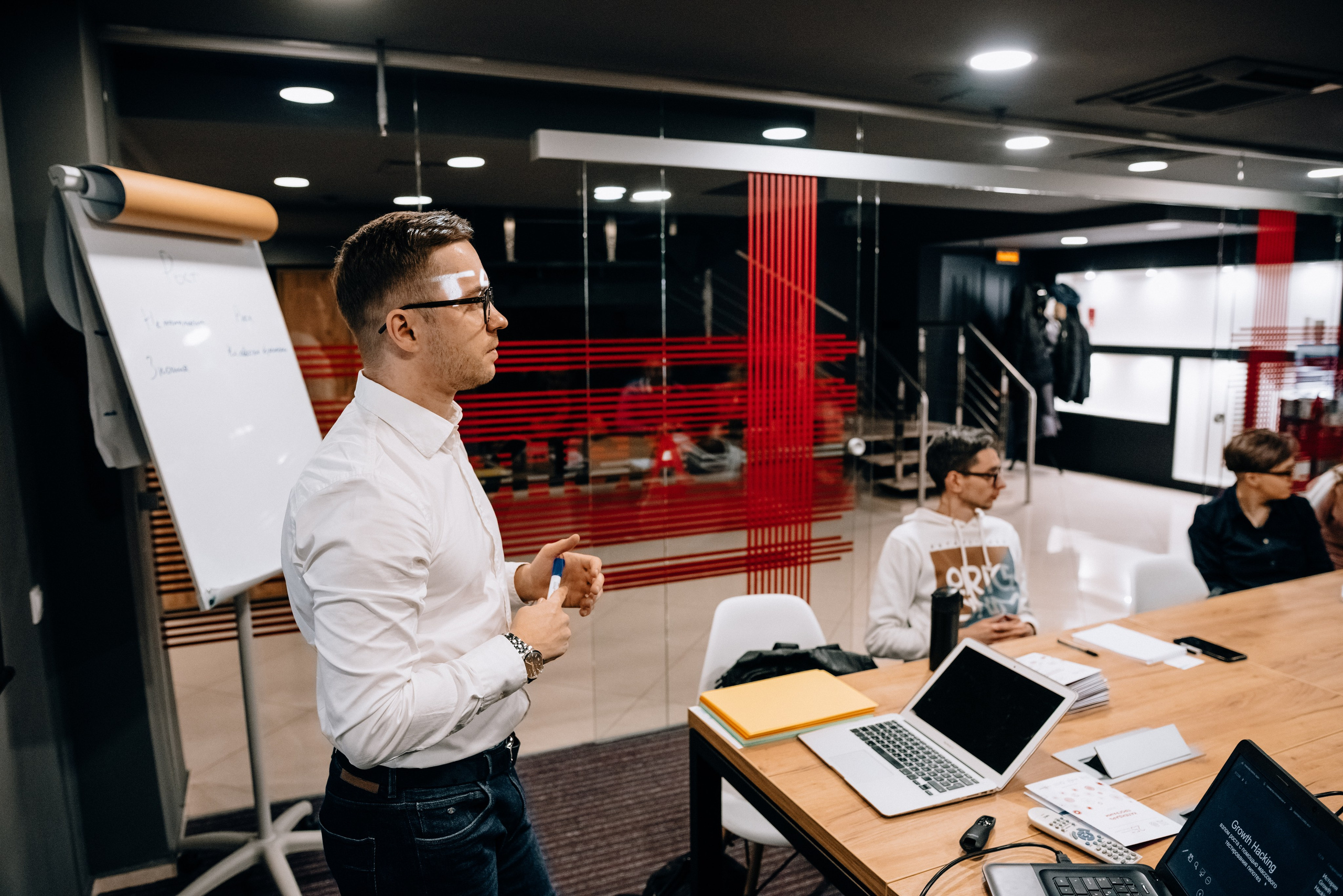 Business lecture. Destination Wedding photographer Italy, France, Germany, Spain, Poland Oleg Zaicev