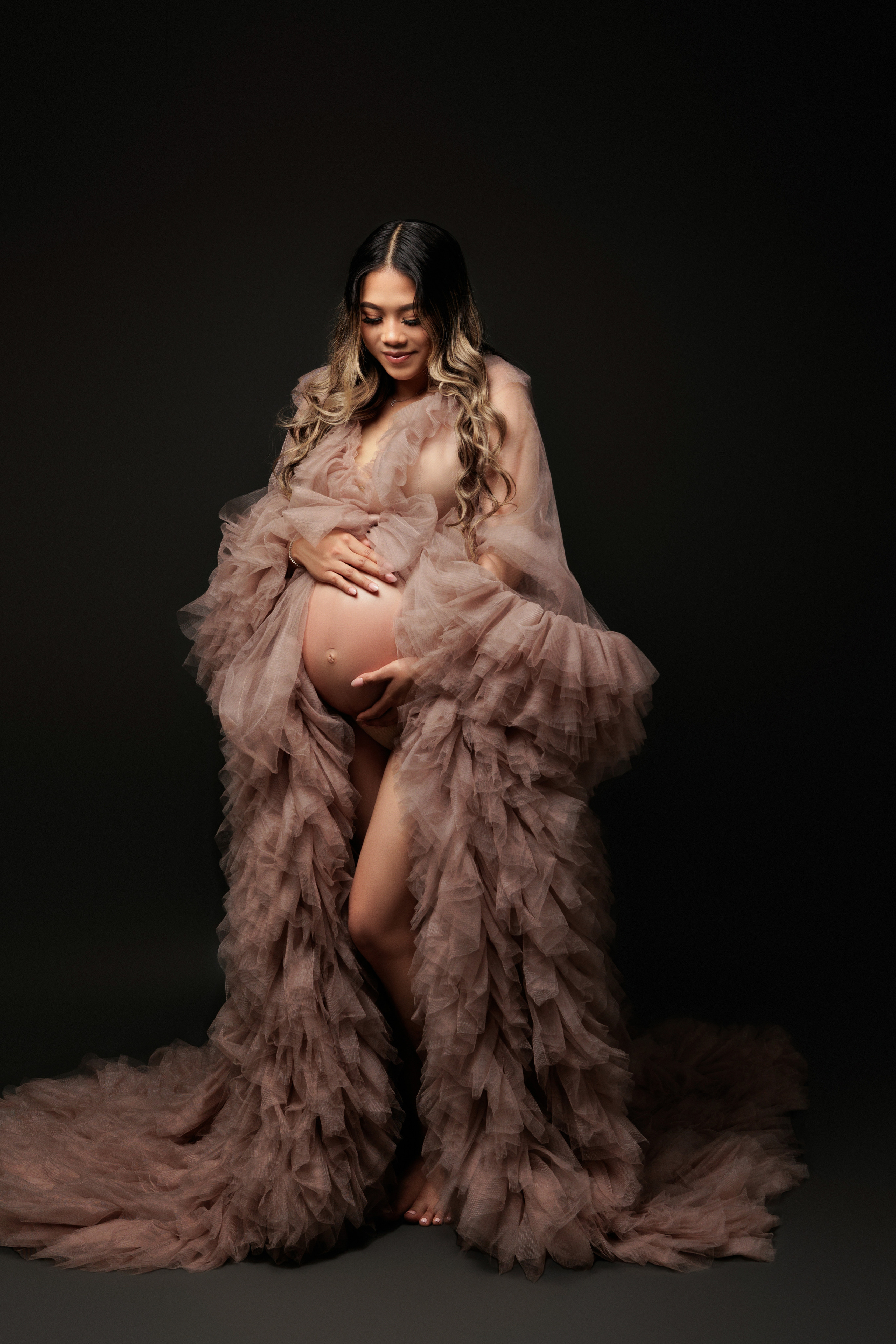 Natalie Vell Studio. Maternity Photography Studio in Roseville, CA