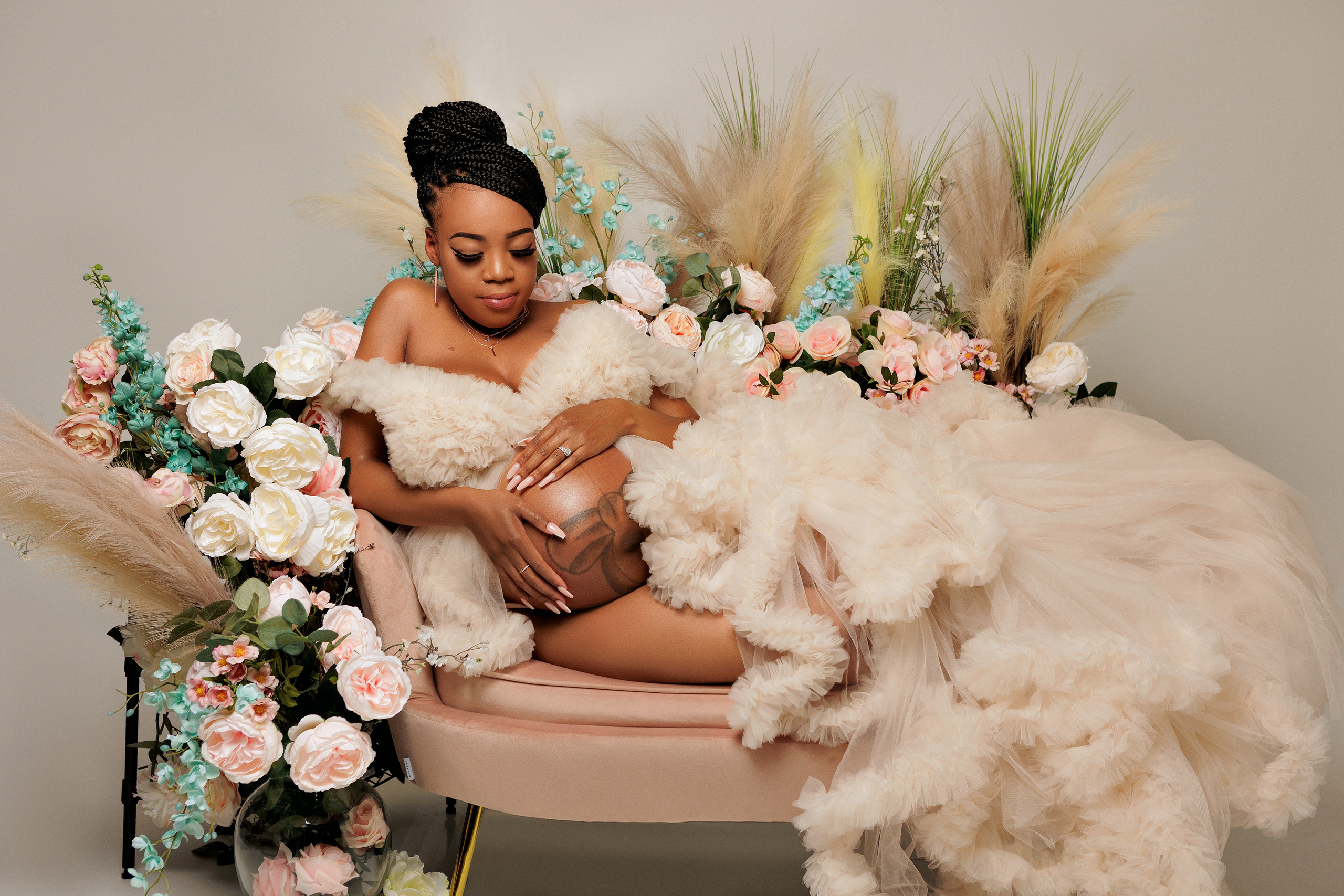 Natalie Vell Studio. Maternity Photography Studio in Roseville, CA