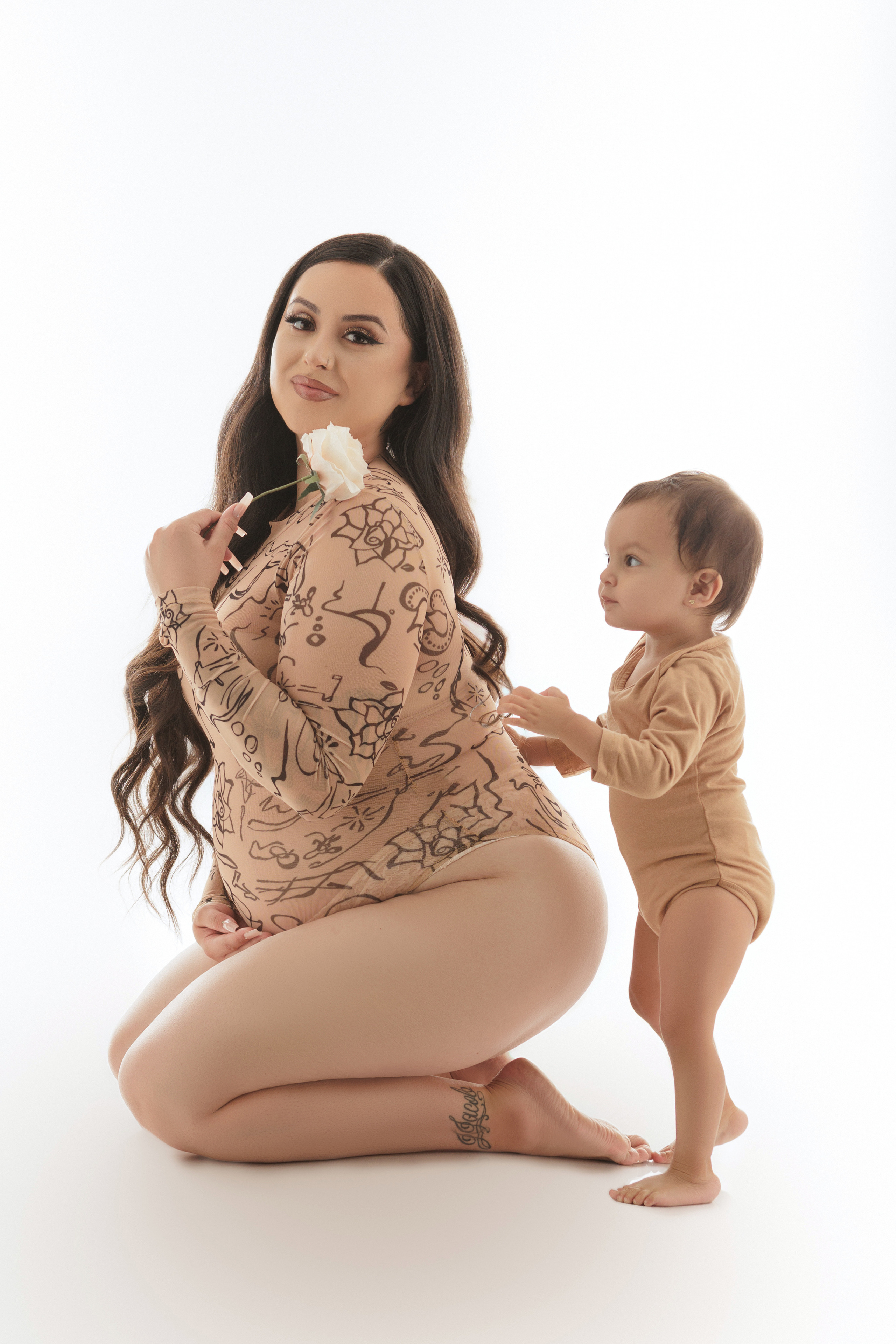Natalie Vell Studio. Maternity Photography Studio in Roseville, CA