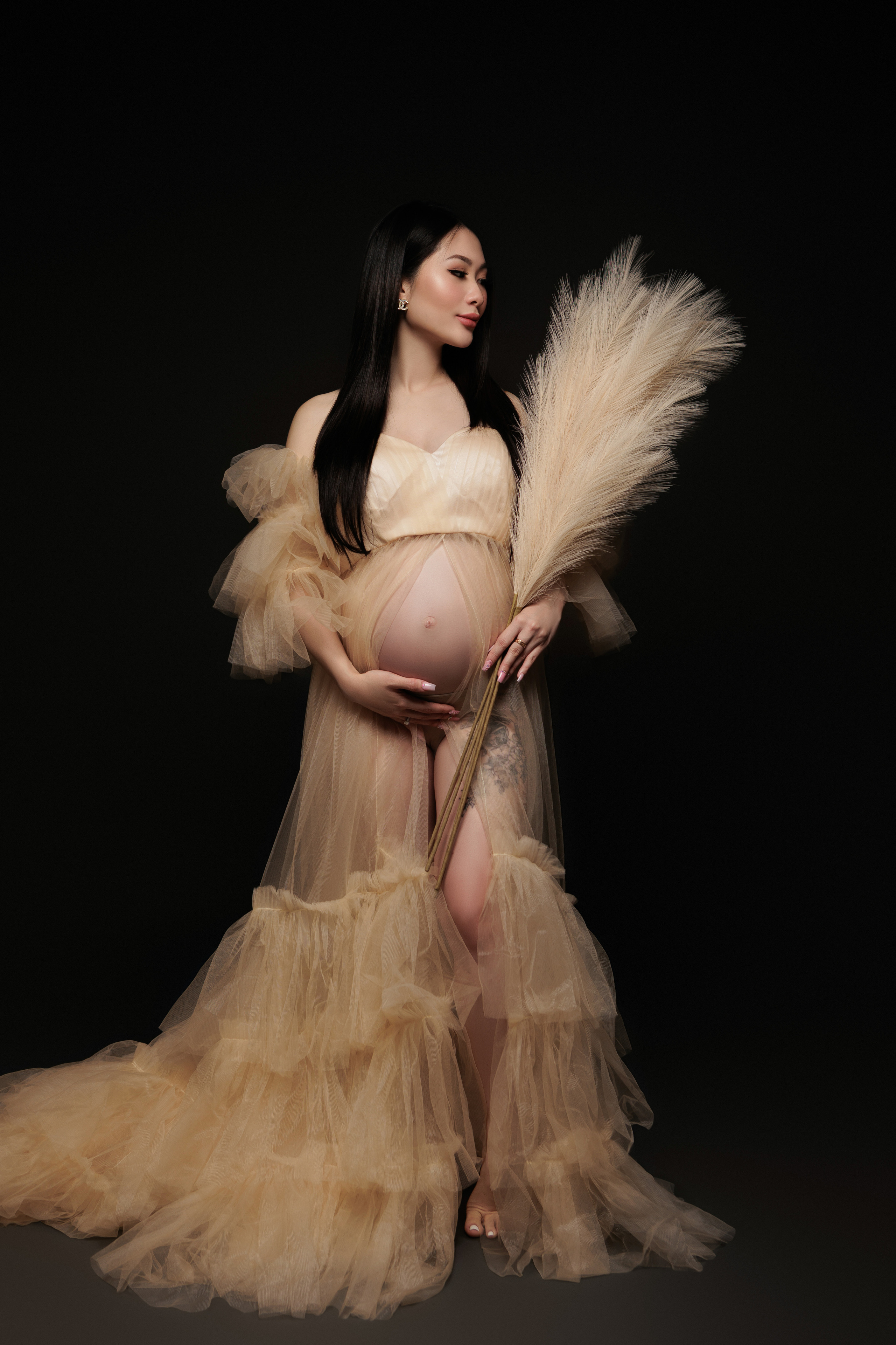 Natalie Vell Studio. Maternity Photography Studio in Roseville, CA