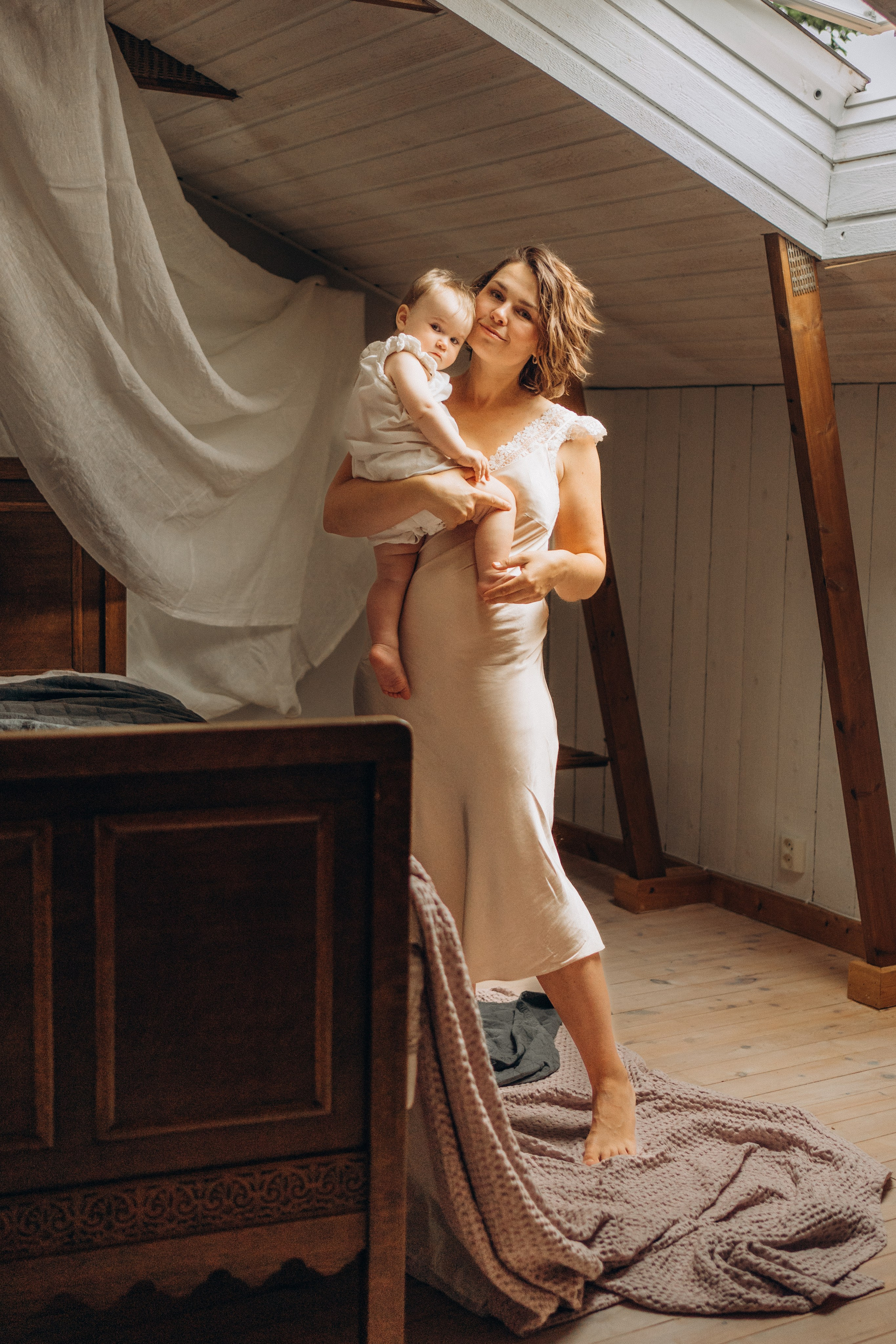 Julia & Grace. Family photographer in Helsinki, Victoria Guadagno