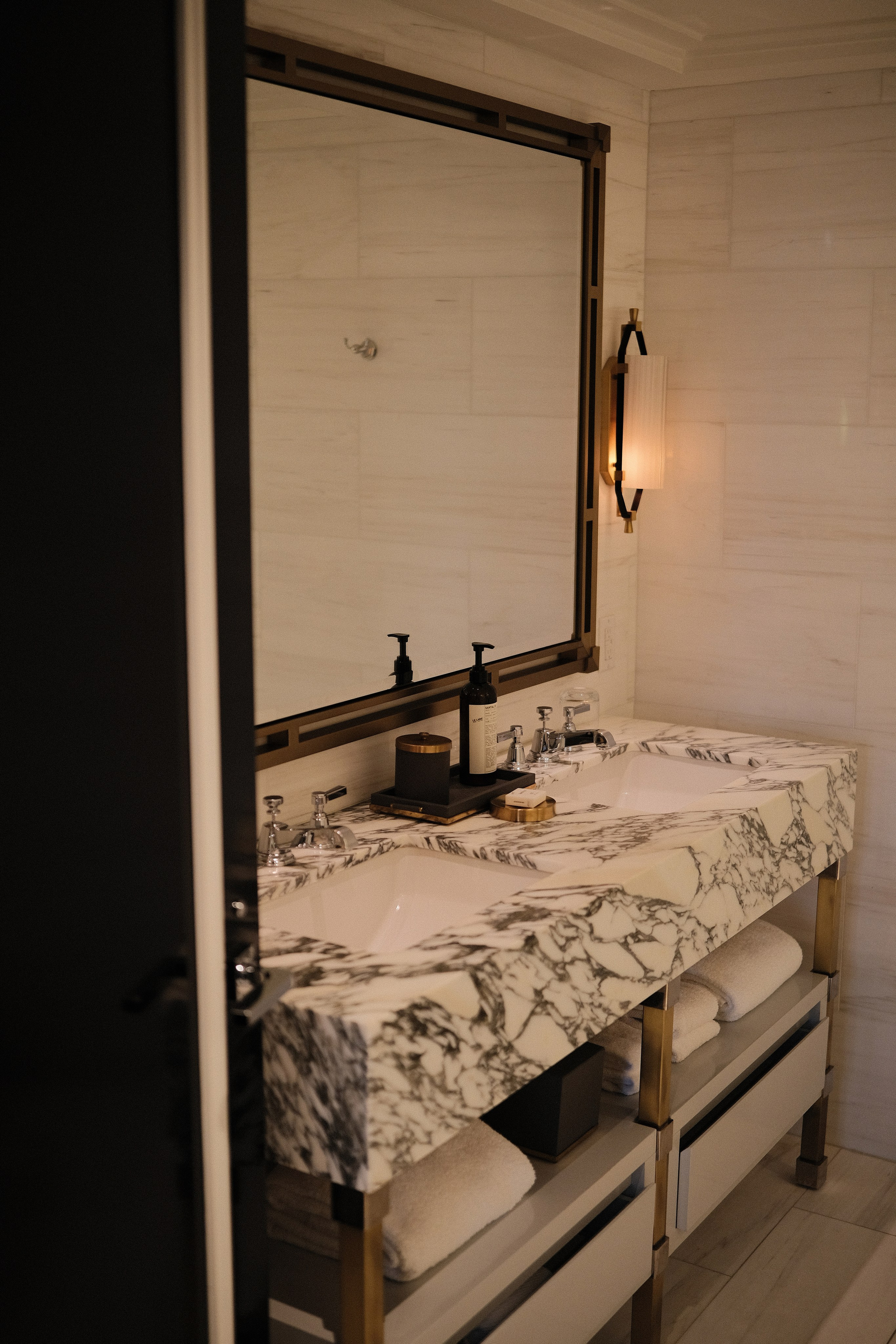 Hotel & Hospitality Photography Portfolio | Vancouver. Branding & Lifestyle Photography in Vancouver | Max Fomin