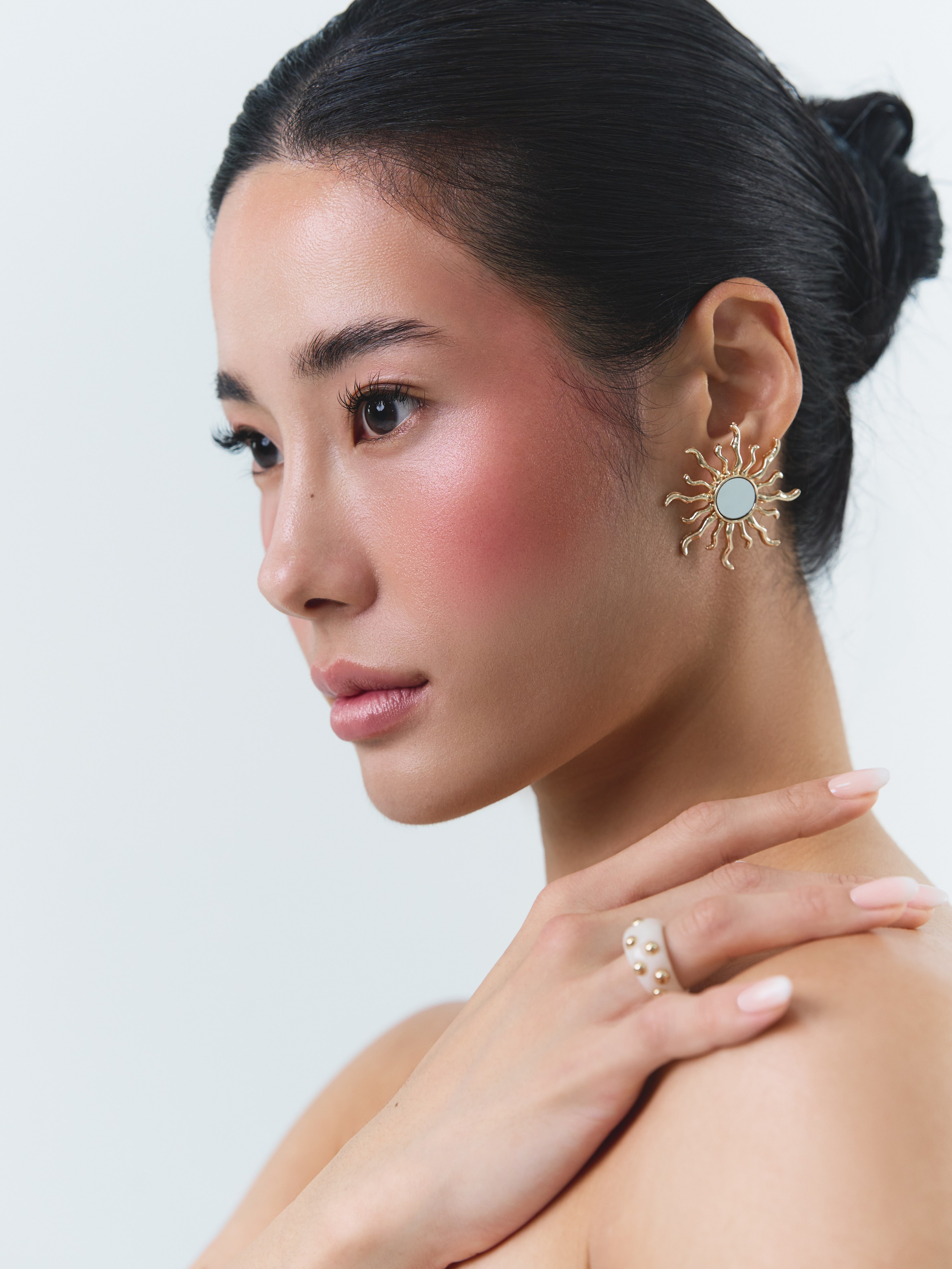 #L 17 Minhee. Alisha Geva | Photographer in Dubai