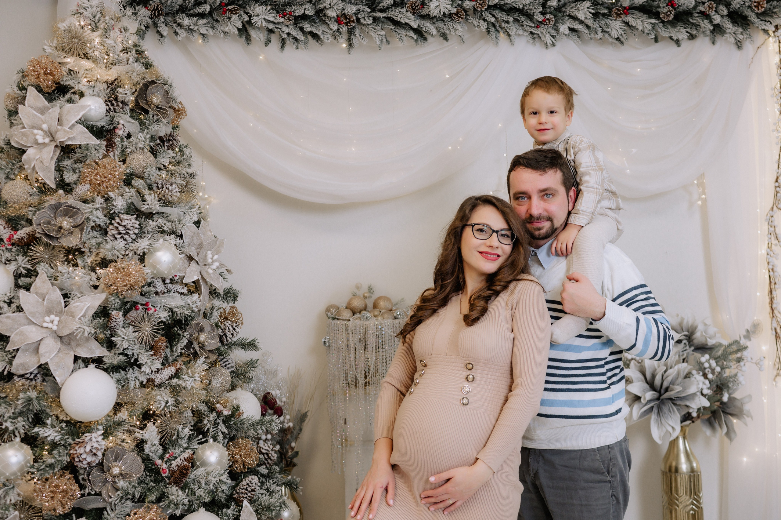 Sedinta foto craciun. Proud Vision Weddings | Wedding Photography & Film — Servicii profesionale Foto Video Nunta Iasi