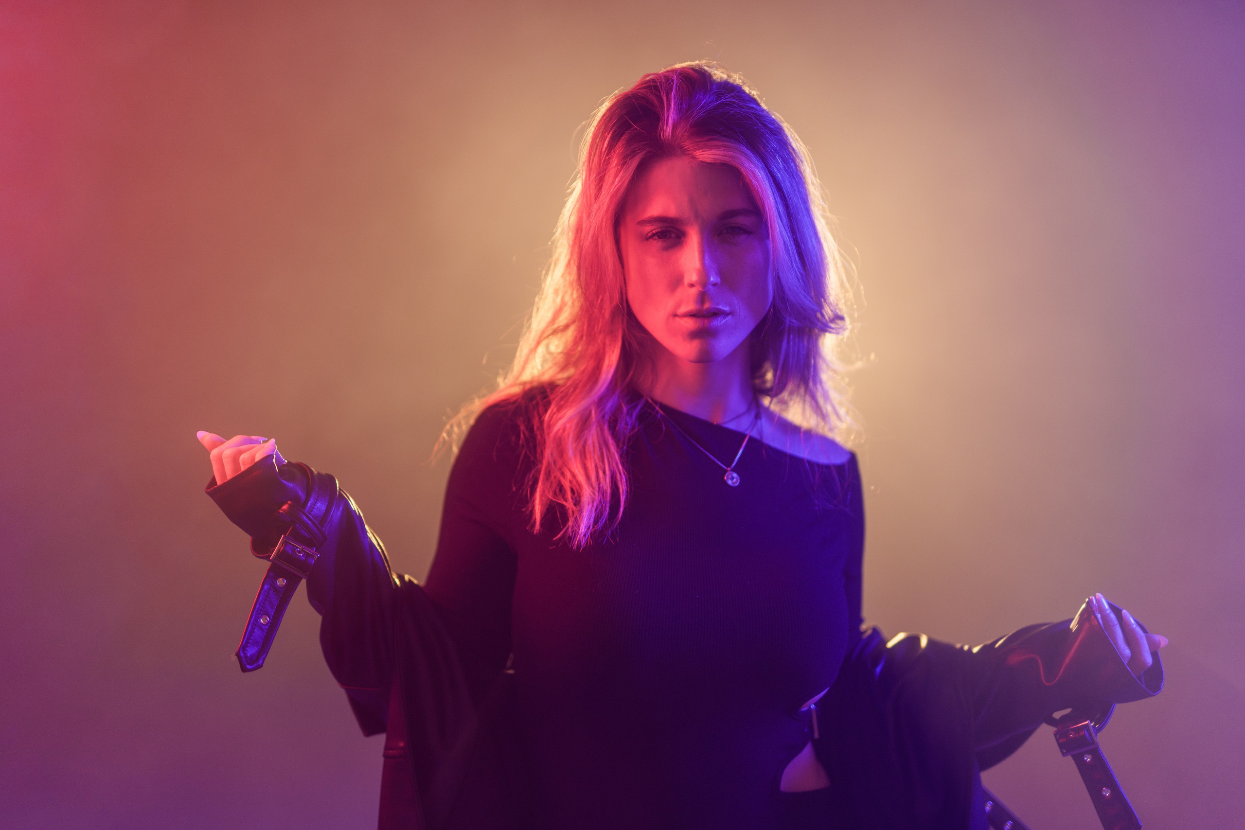 „Kölsch&Shoot“ in Cologne w/ Lisa (Set #5). URBANSTREETFILES.ART