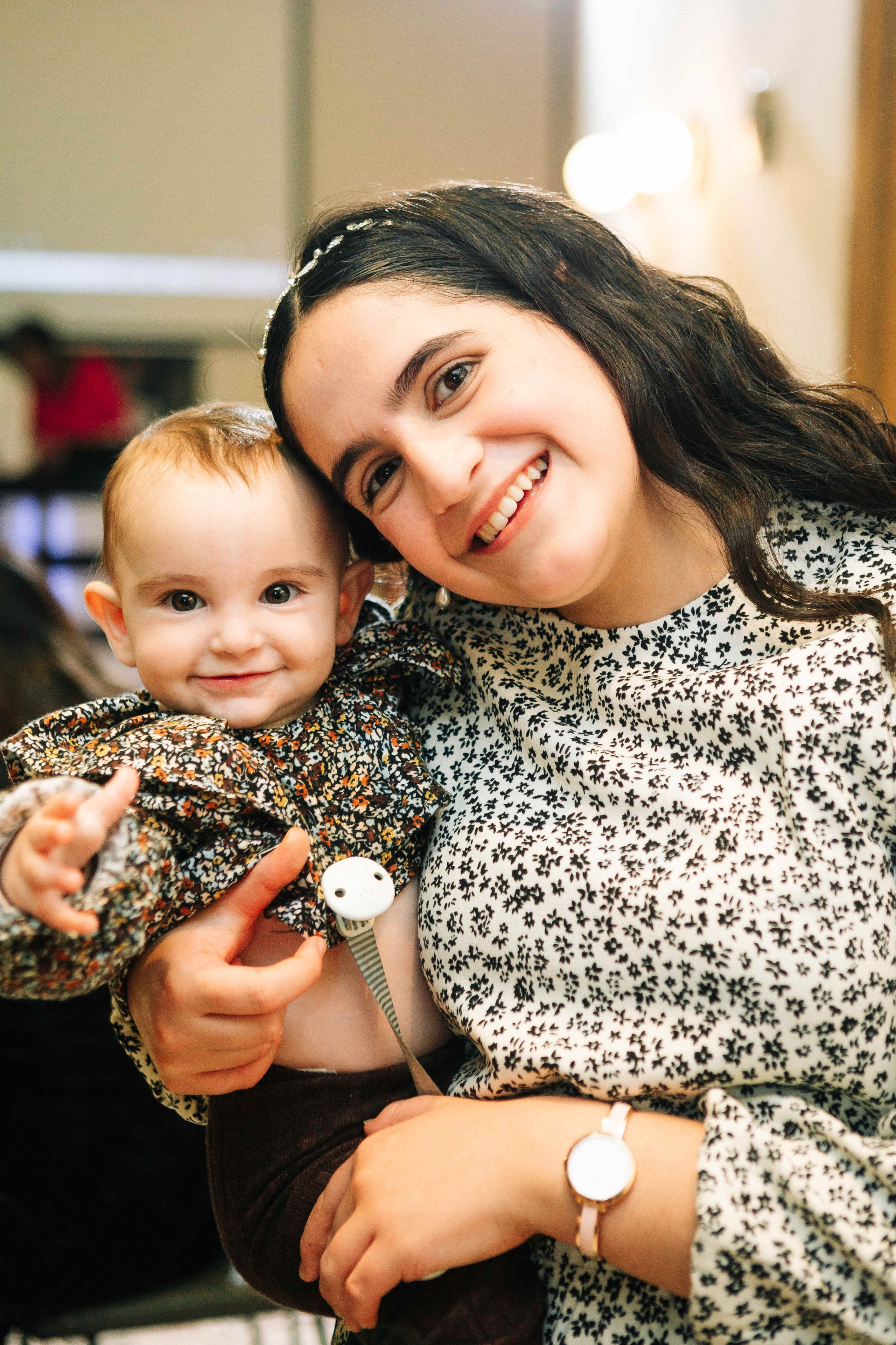 PARTY IN A RESTAURANT WITH THE WHOLE FAMILY. Https://shi-photo.com/