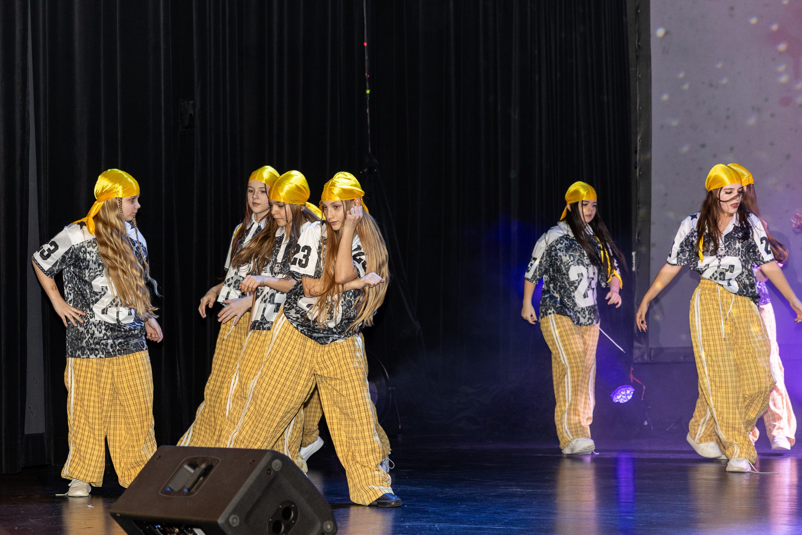 LEO DANCE SHOW WINTER 2025. Семейный и детский фотограф в Варшаве Мила Бобровская