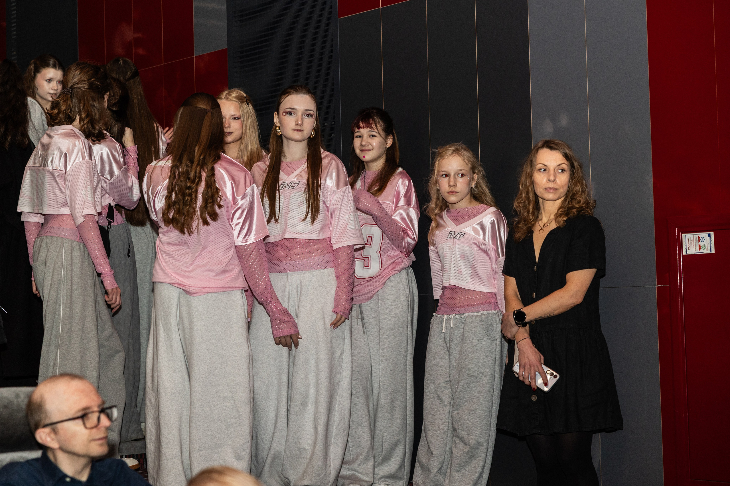 LEO DANCE SHOW WINTER 2025. Семейный и детский фотограф в Варшаве Мила Бобровская