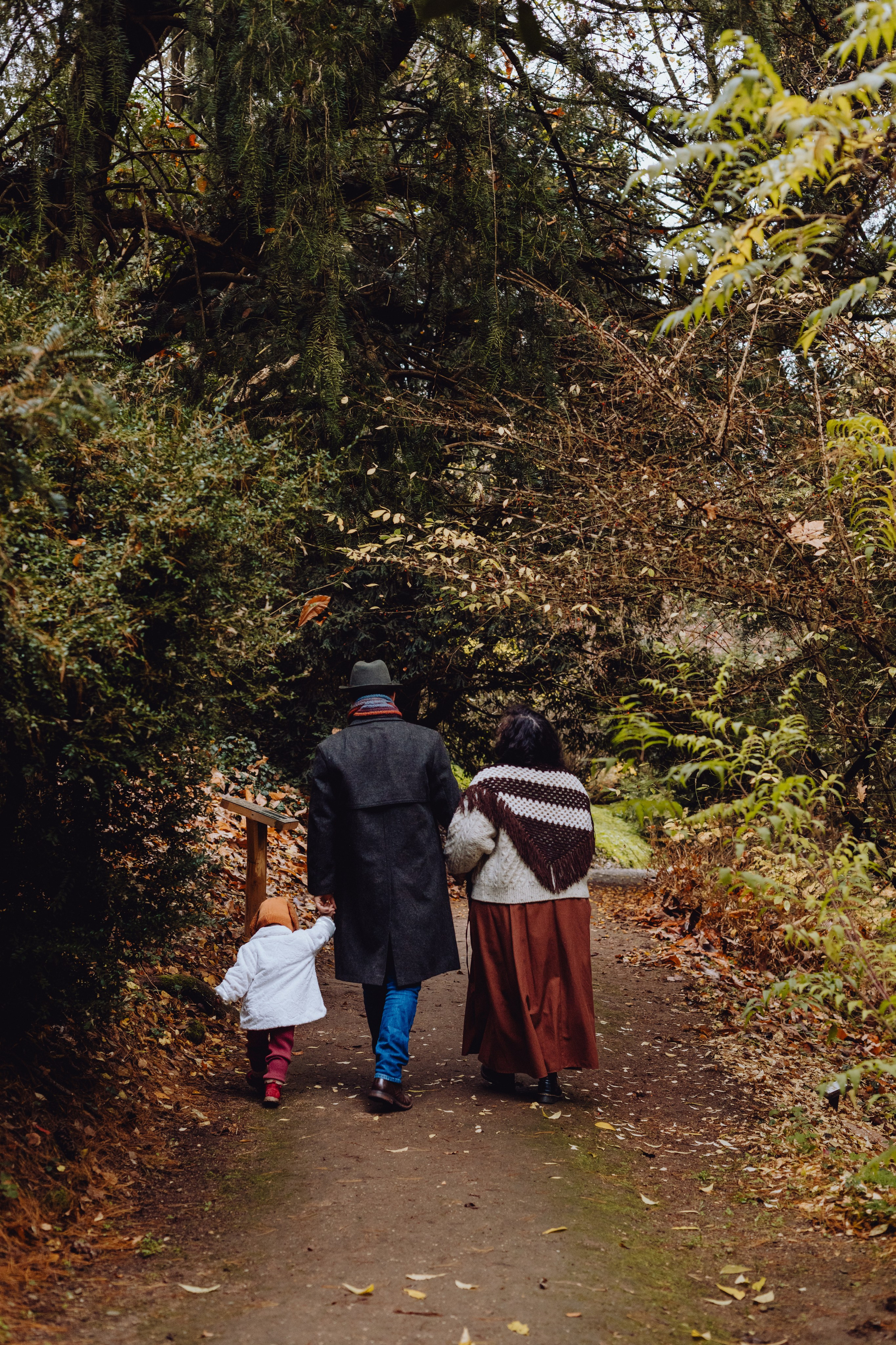 Alex & Lavinia. Wedding & couple photographer from Romania Rut Vetan