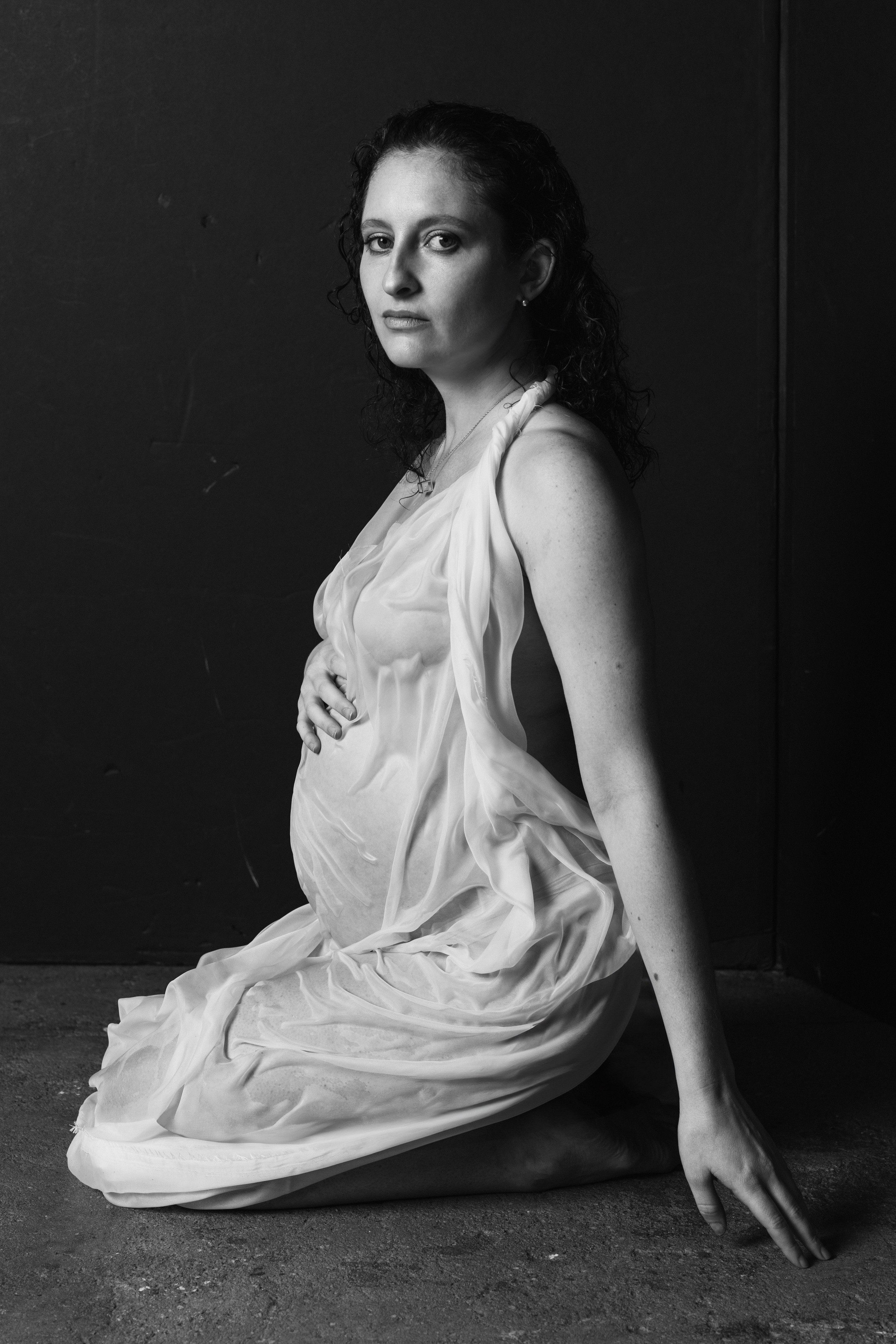 Hannah. Modern maternity photographer in Long Island New York