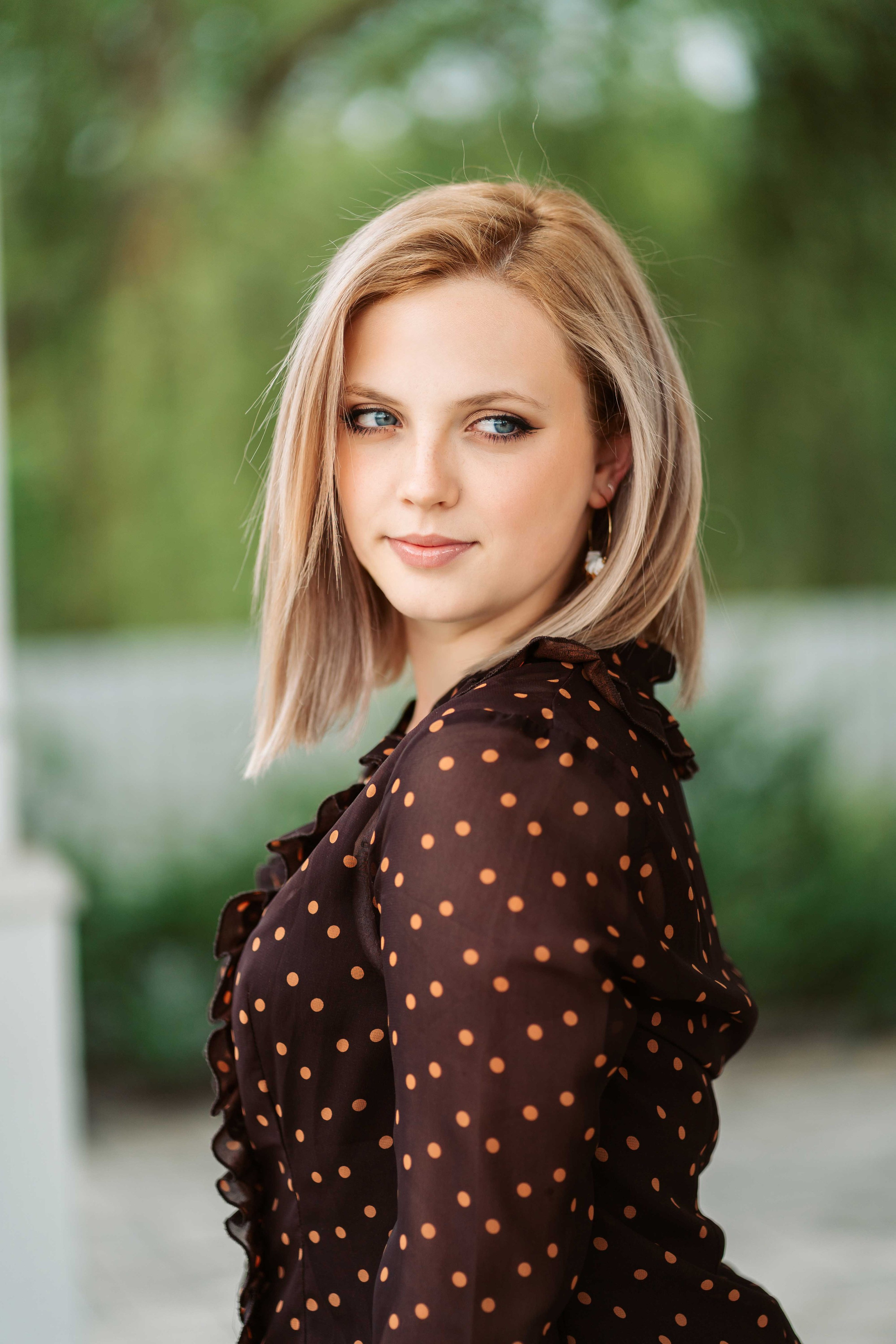 12F — Pedagogic. Contrast Studio