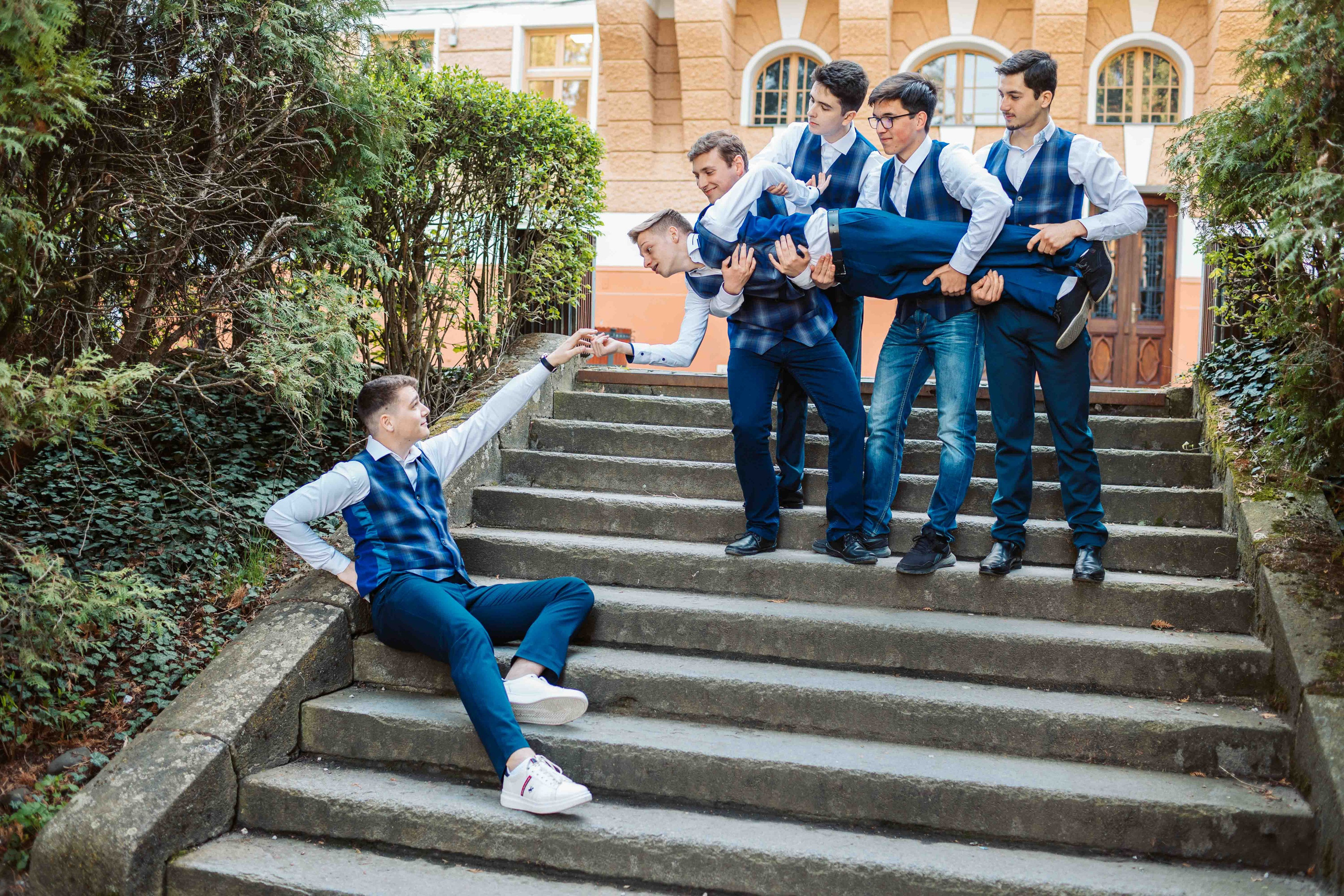 12C — Unirea. Contrast Studio